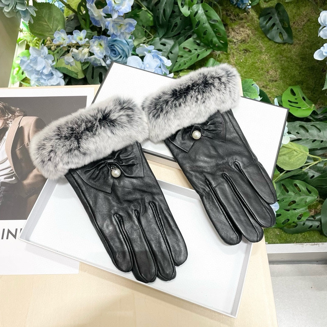 GLOVES IN BLACK LAMBSKIN WITH RABBIT FUR 465072 mysite