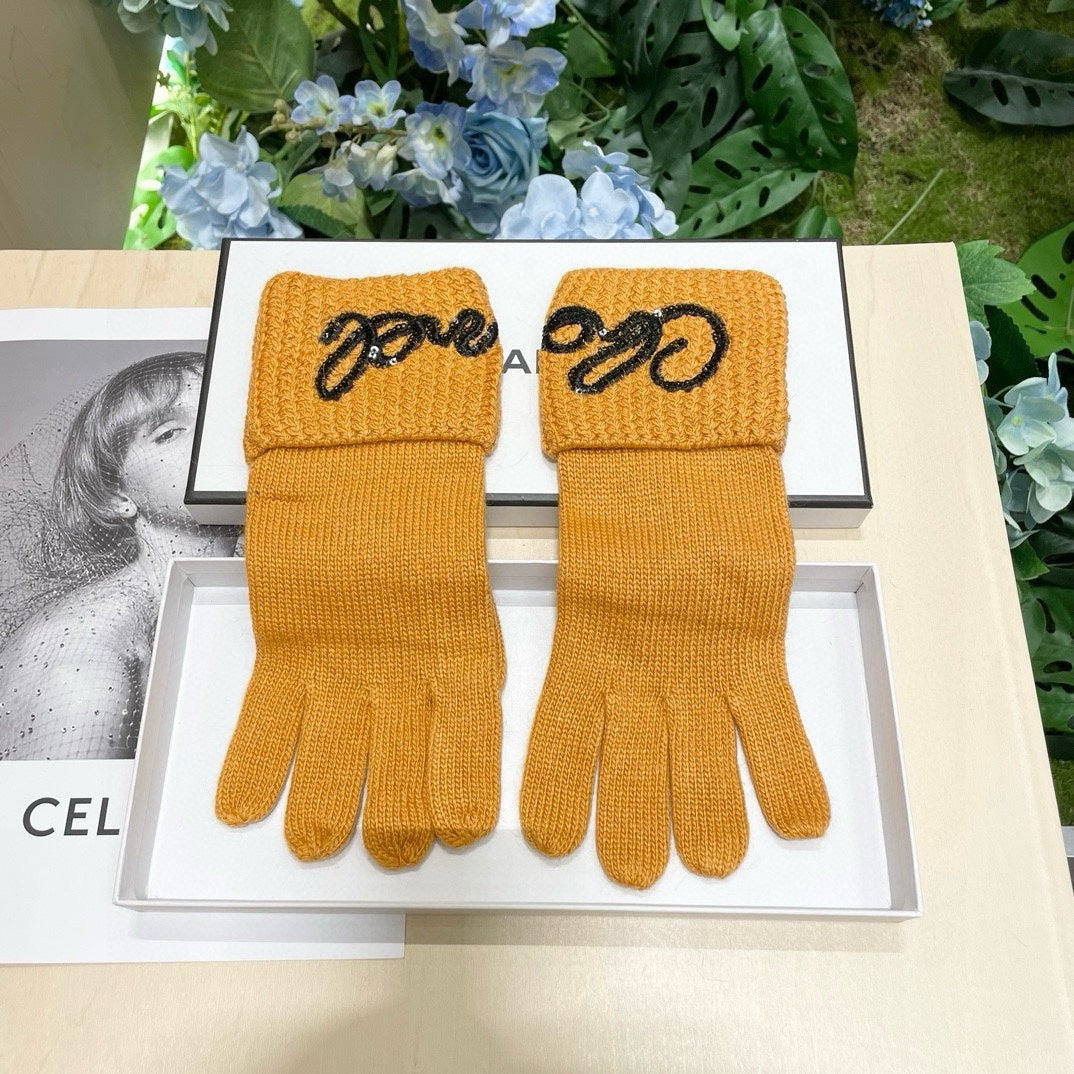 GLOVES IN MUSTARD YELLOW WOOL WITH BLACK LOGO 465776 mysite