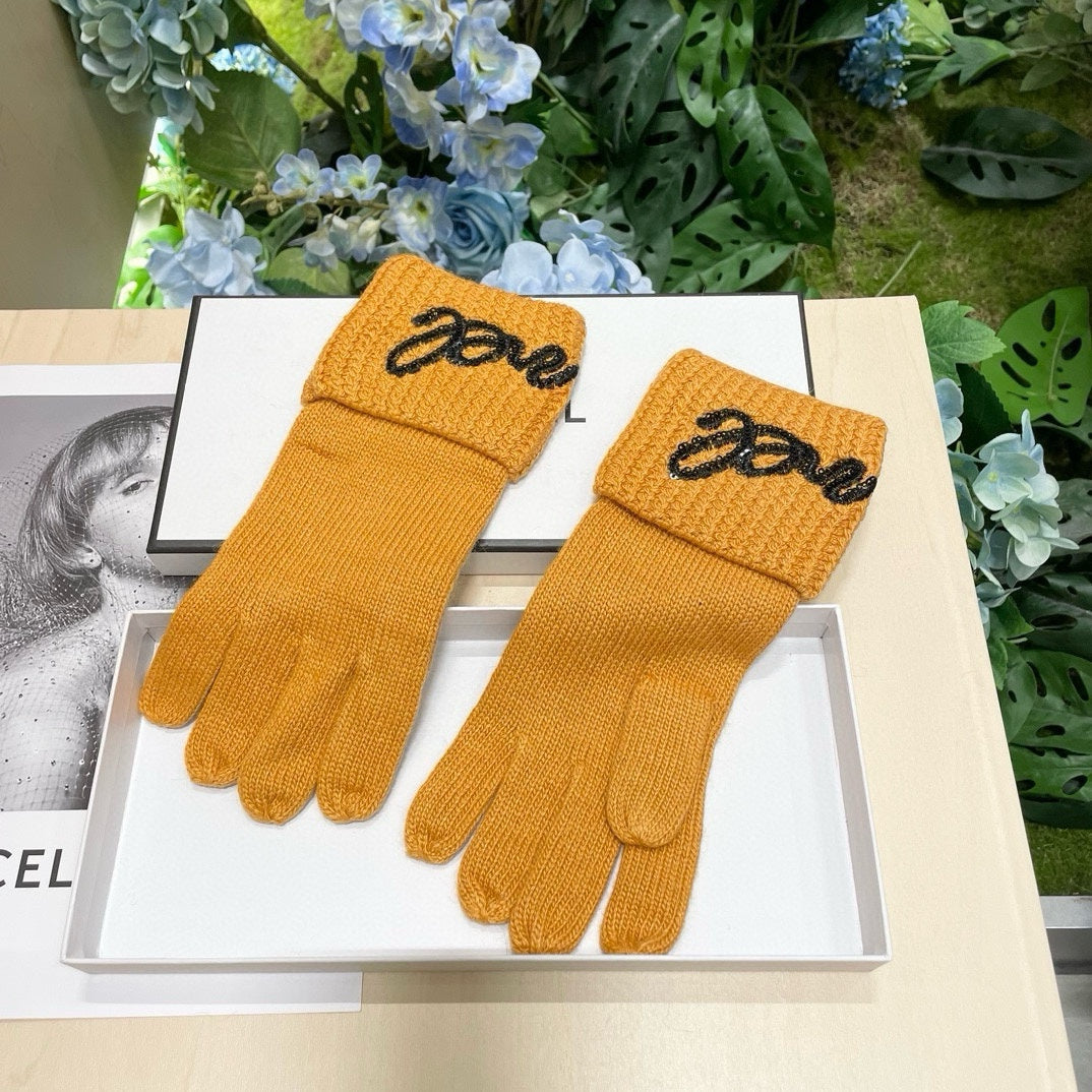 GLOVES IN MUSTARD YELLOW WOOL WITH BLACK LOGO 465776 mysite