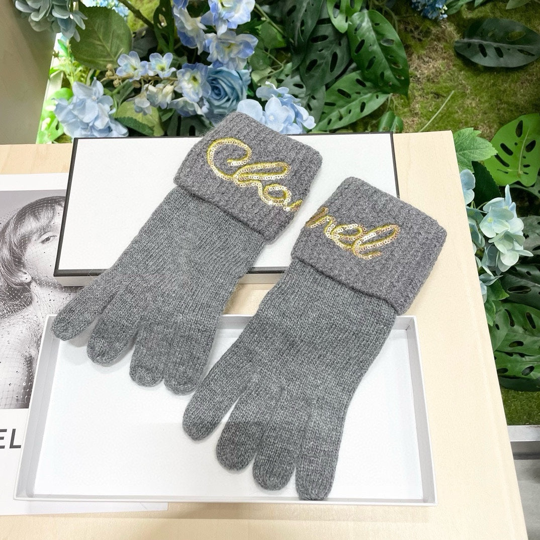 GLOVES IN DOVE GRAY WOOL WITH YELLOW LOGO 465777 mysite