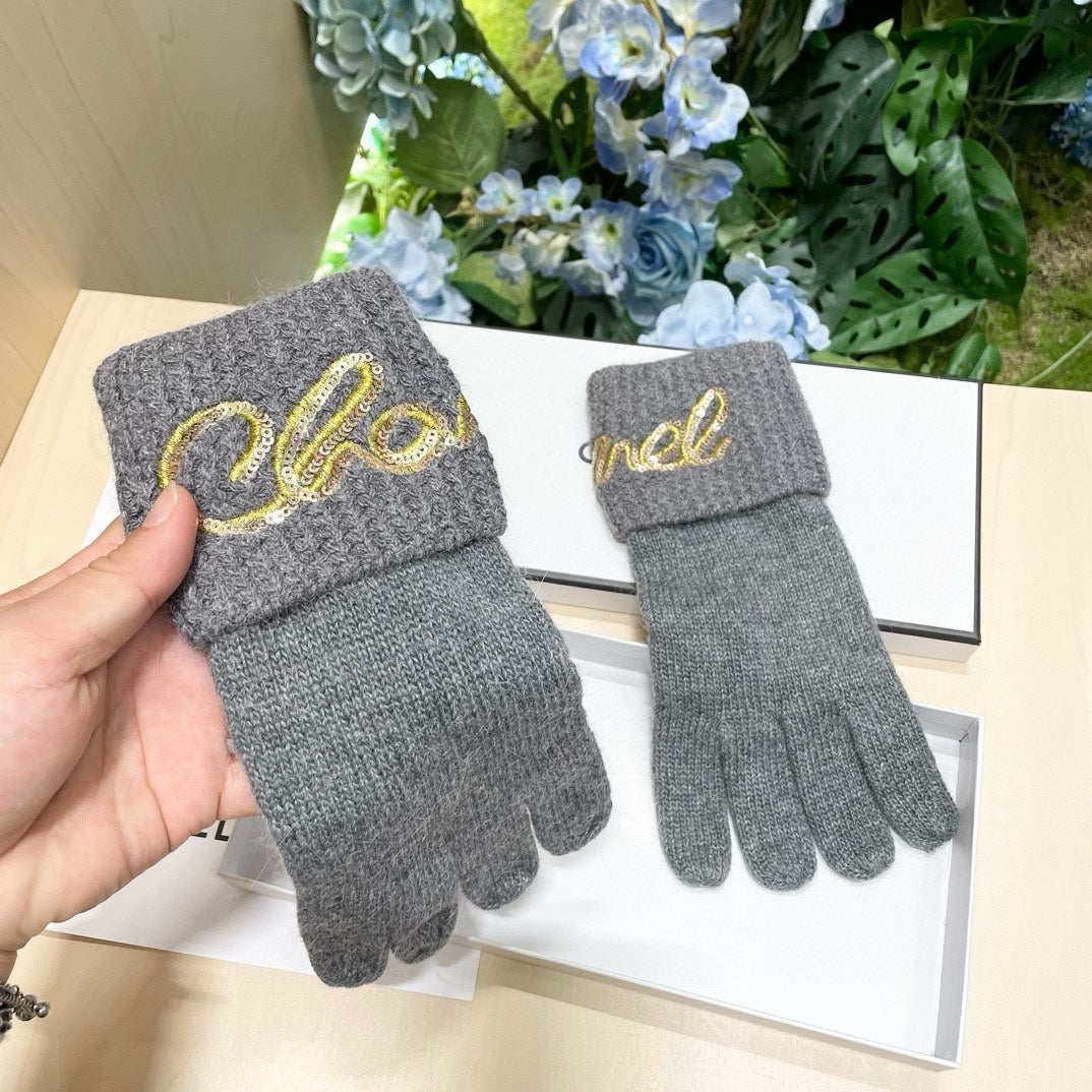 GLOVES IN DOVE GRAY WOOL WITH YELLOW LOGO 465777 mysite