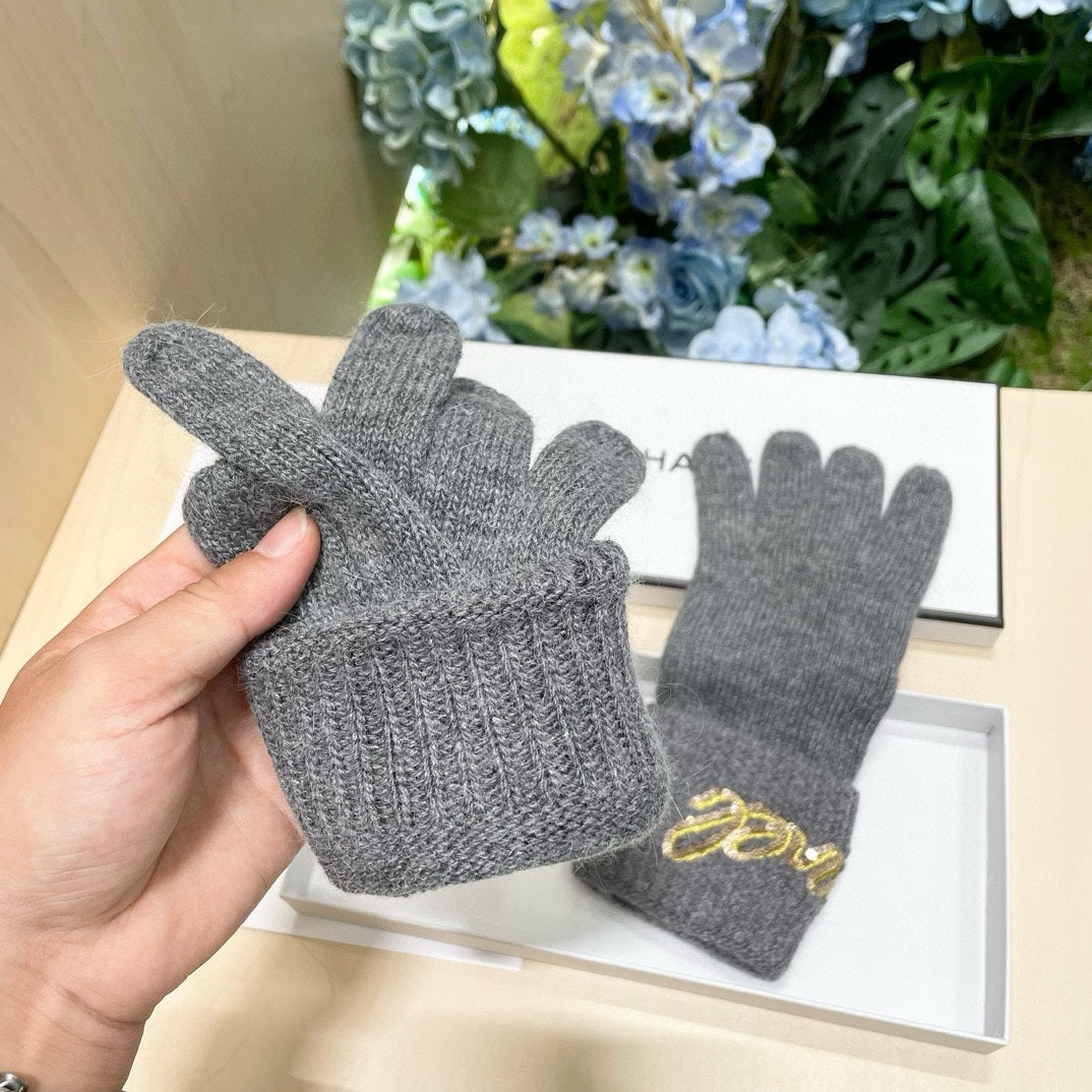 GLOVES IN DOVE GRAY WOOL WITH YELLOW LOGO 465777 mysite