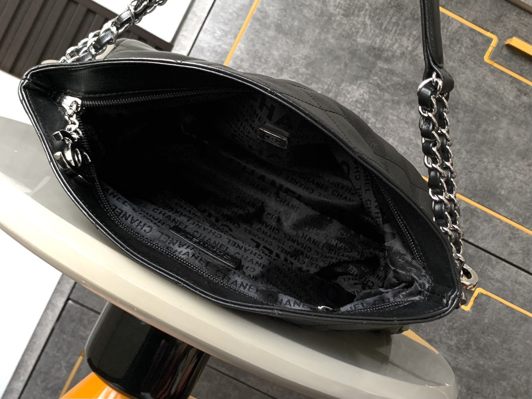 CC Vintage Hobo Bag 30cm Black Lambskin Silver Hardware mysite