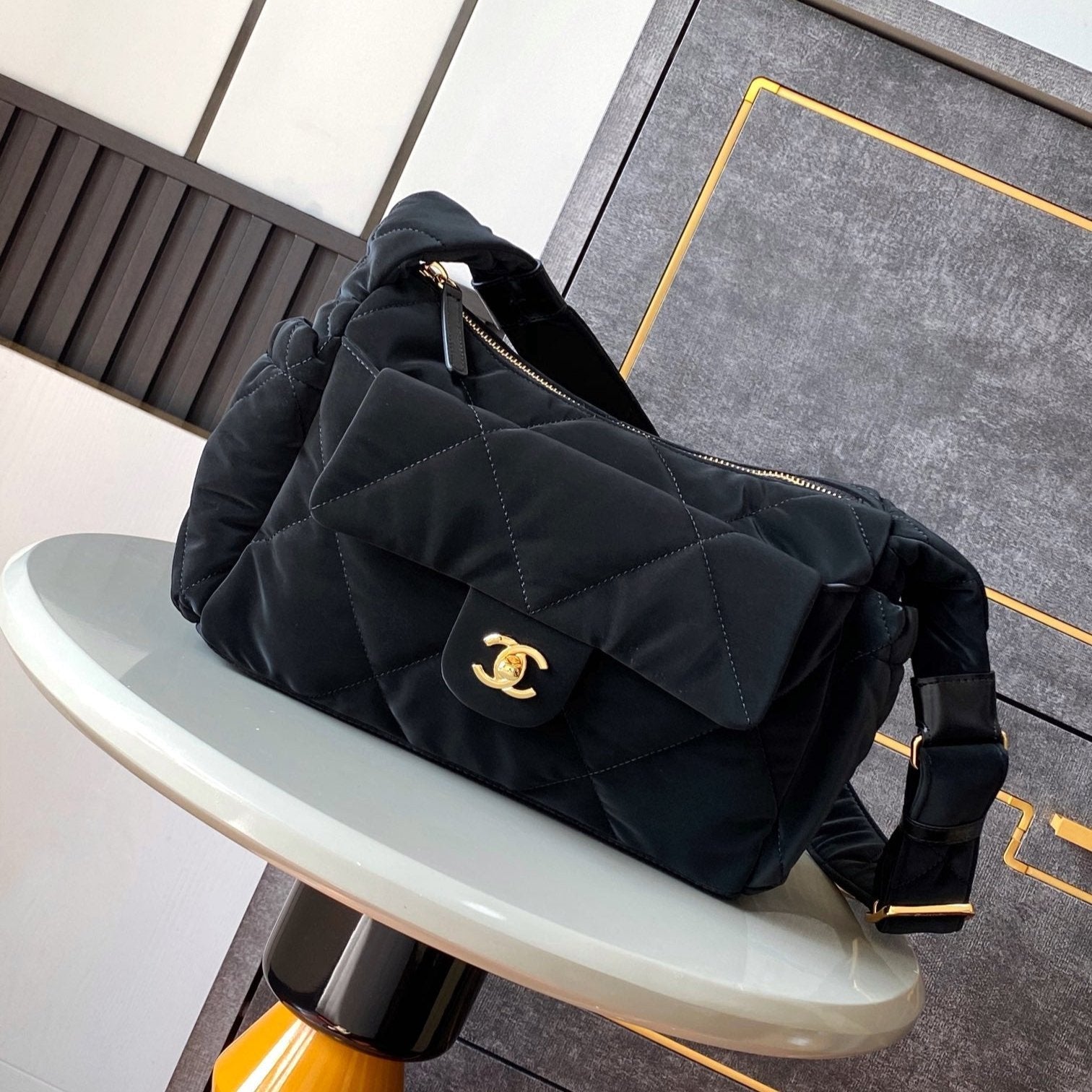 HOBO BAG 32 IN BLACK NYLON WITH GOLD METAL mysite