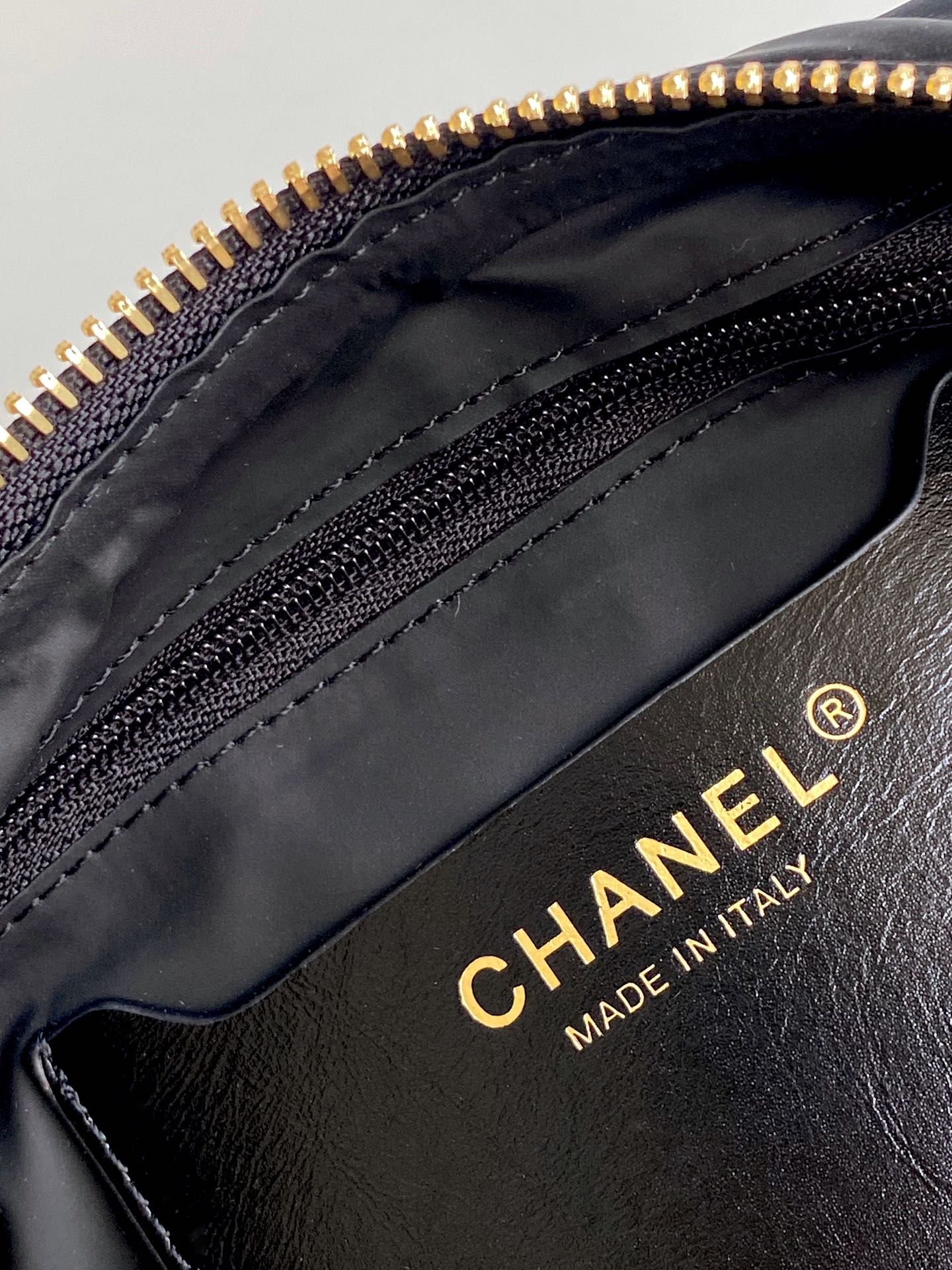 HOBO BAG 32 IN BLACK NYLON WITH GOLD METAL mysite