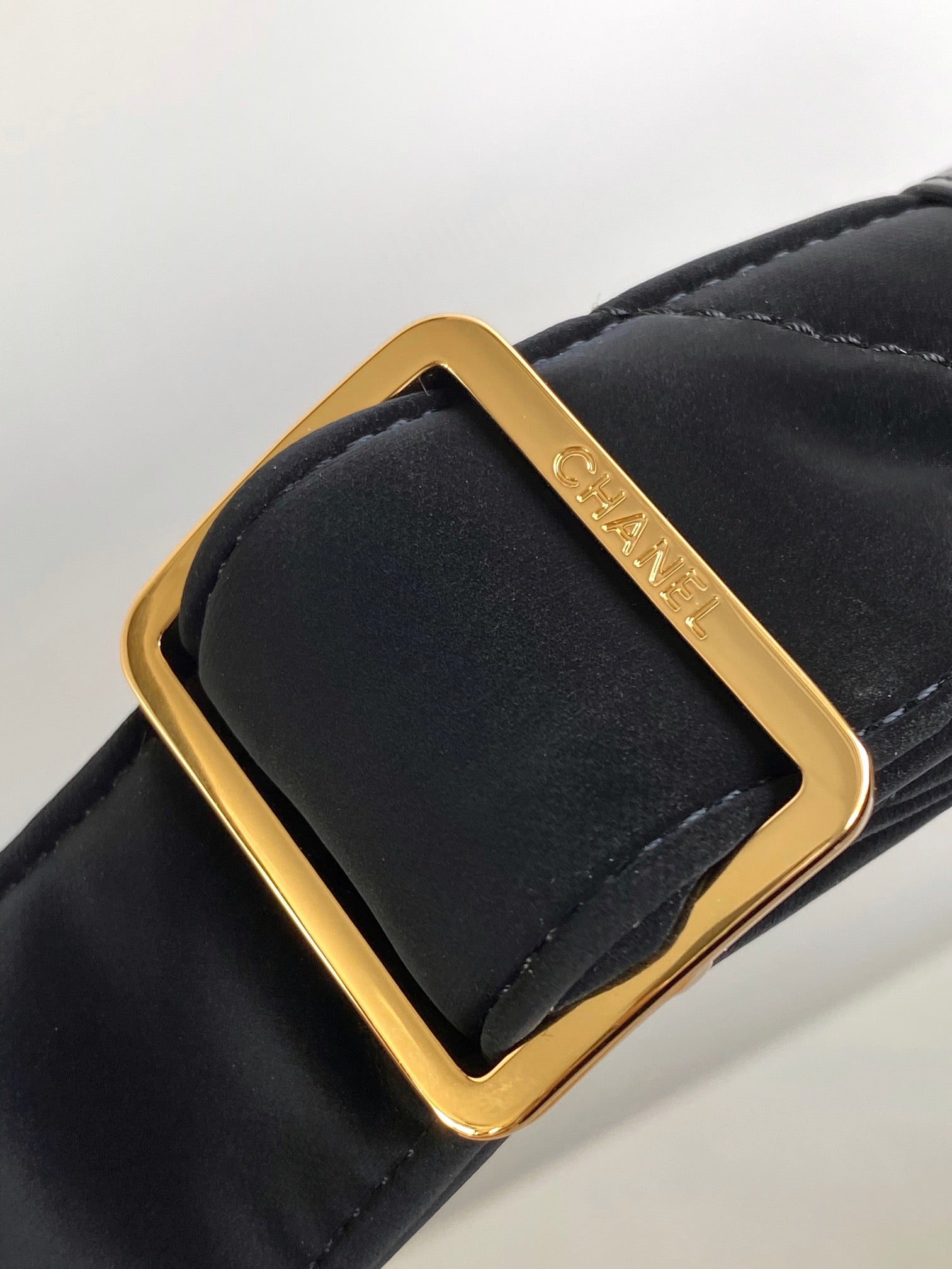 HOBO BAG 32 IN BLACK NYLON WITH GOLD METAL mysite