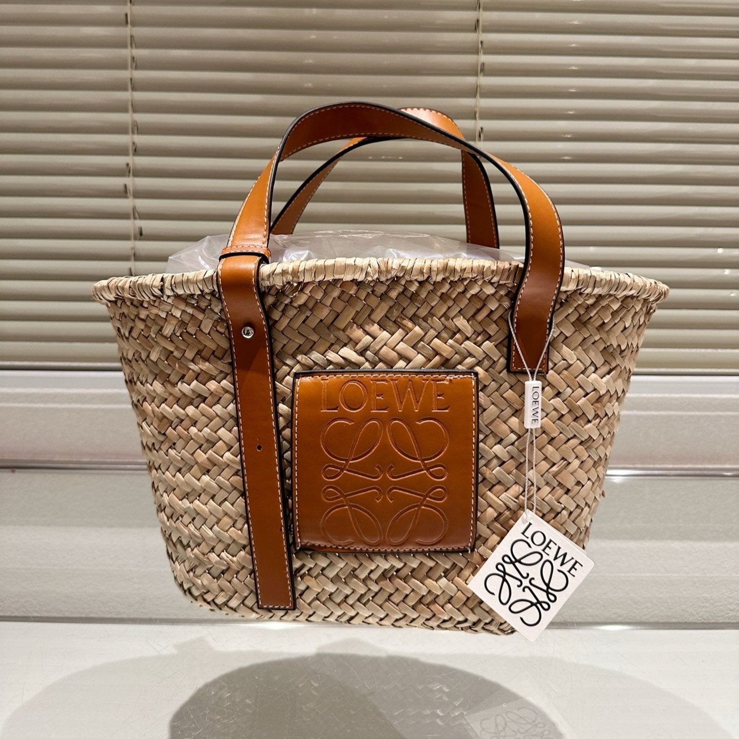 LOE MEDIUM 28 BASKET BAG IN NATURAL RAFFIA mysite