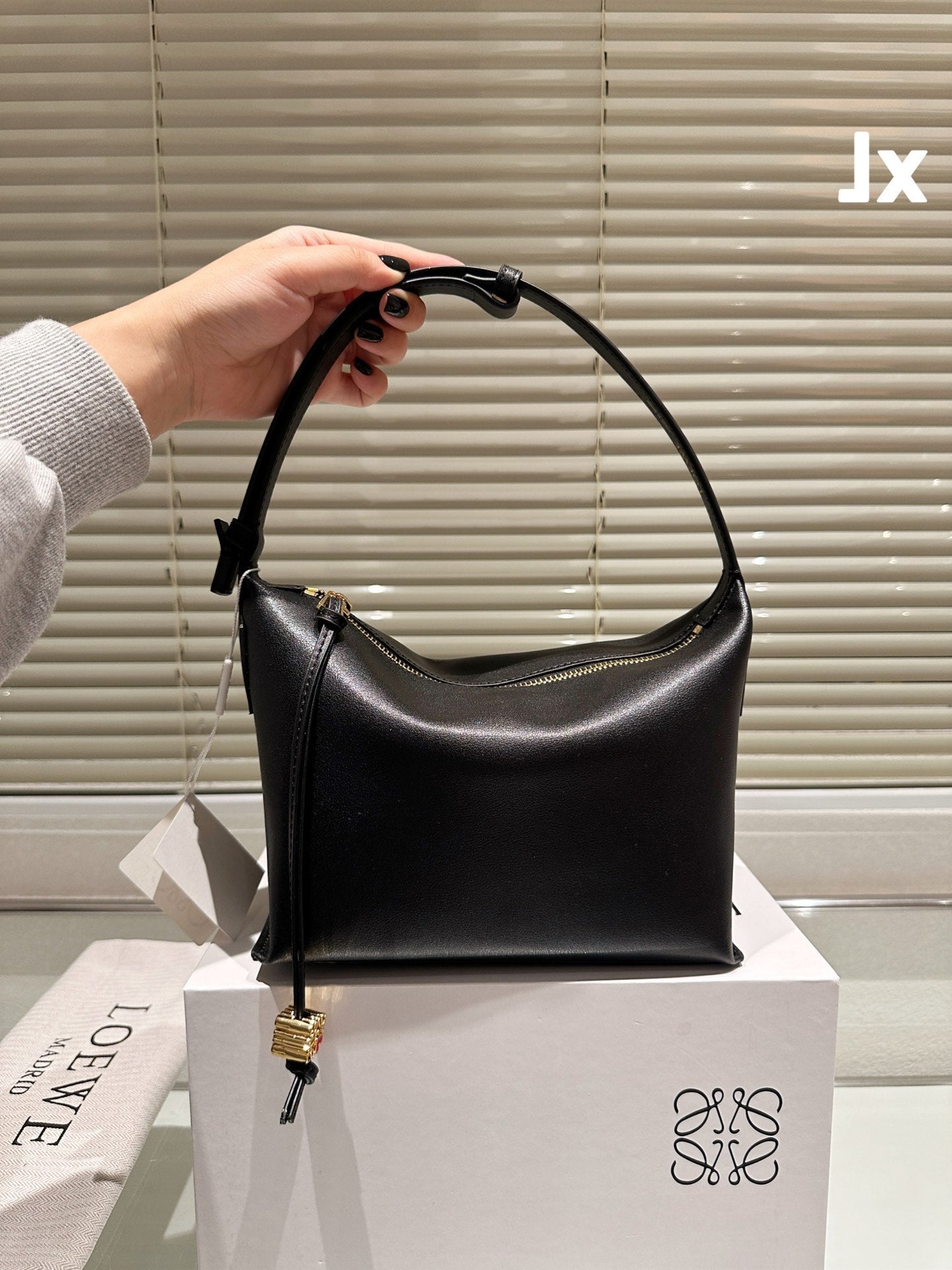 LOE LUNA HOBO 27 BAG IN BLACK CALFSKIN mysite