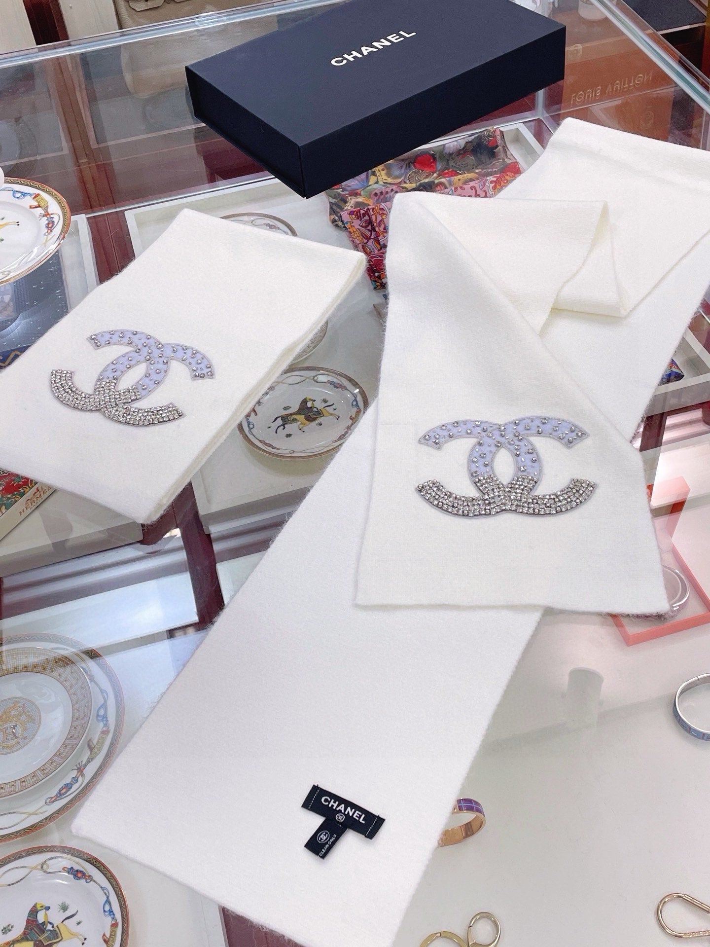 SCARF 180 CM IN WHITE CASHMERE WITH RHINSTONES 393227 mysite