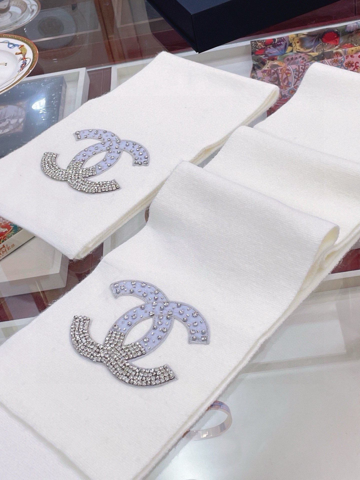 SCARF 180 CM IN WHITE CASHMERE WITH RHINSTONES 393227 mysite