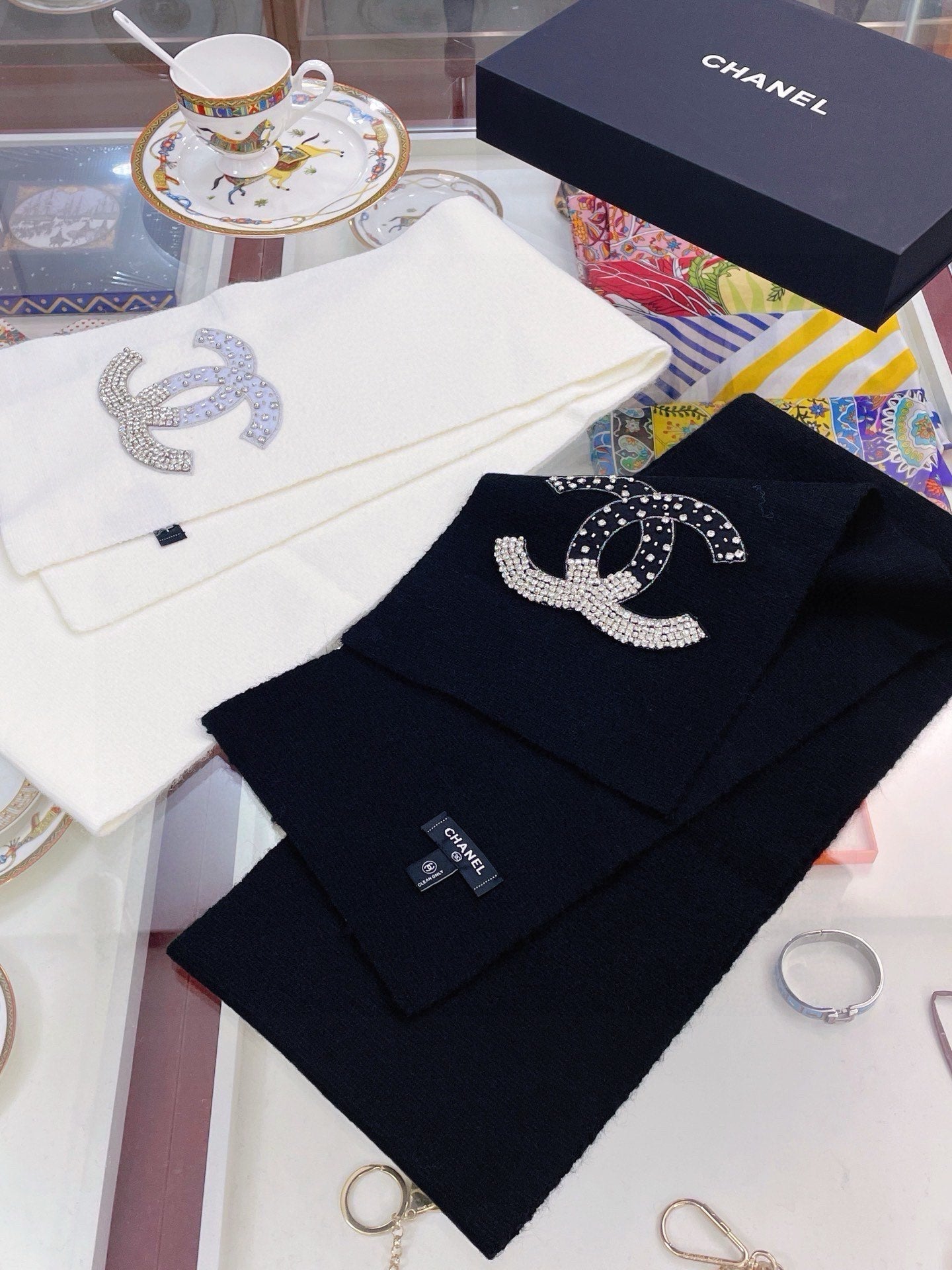 SCARF 180 CM IN WHITE CASHMERE WITH RHINSTONES 393227 mysite