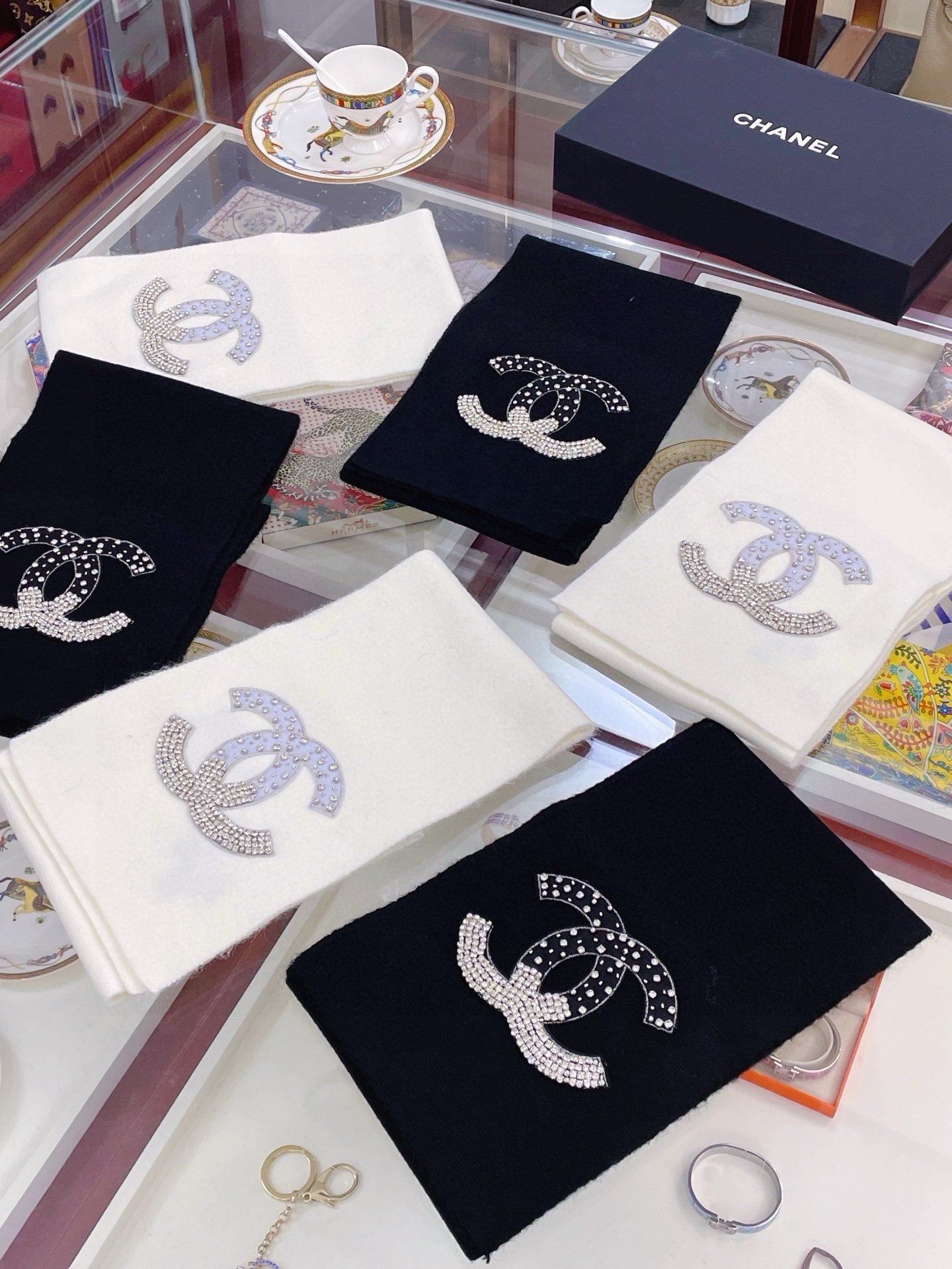 SCARF 180 CM IN WHITE CASHMERE WITH RHINSTONES 393227 mysite