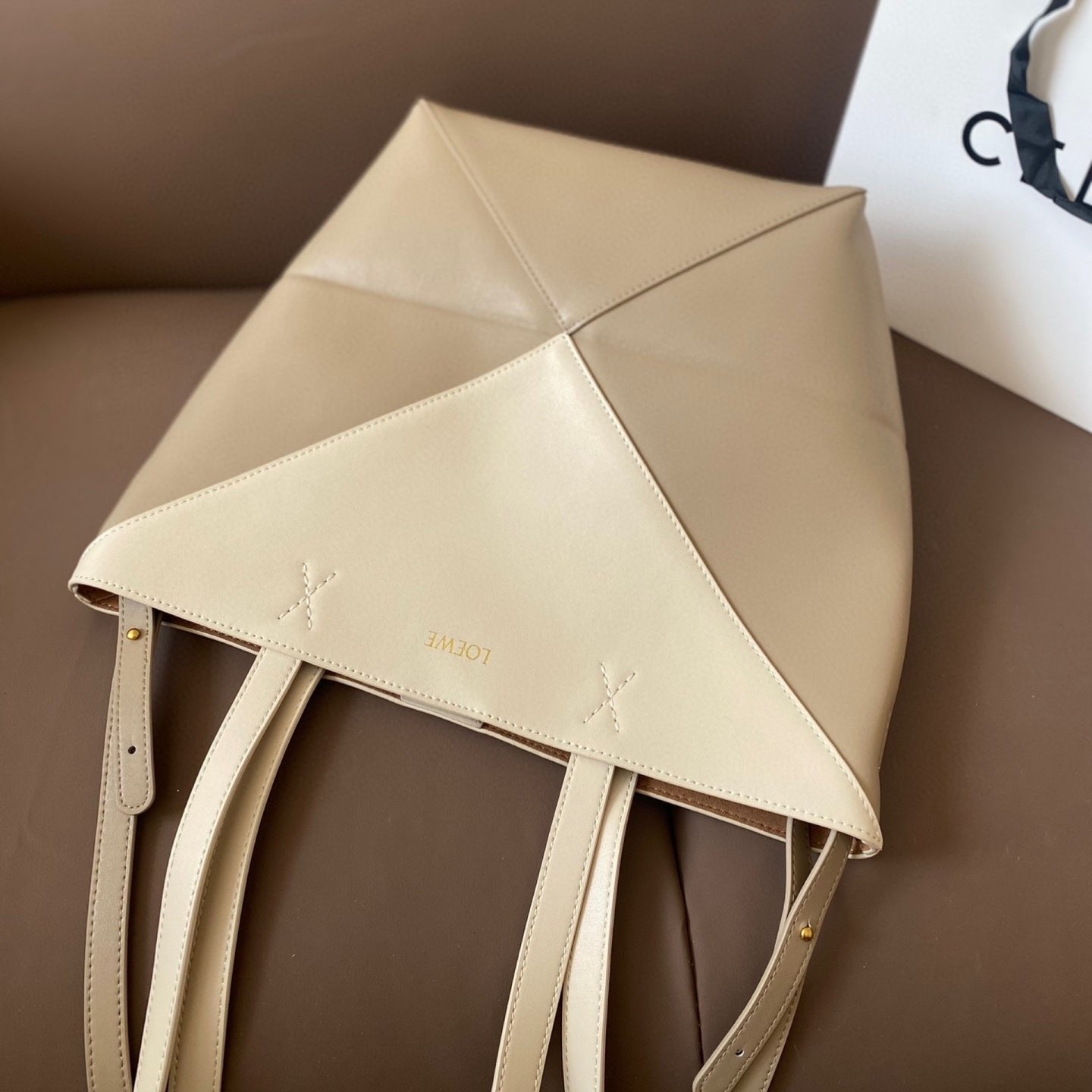 LOE 32 MEDIUM PUZZLE FOLD TOTE IN WHITE MIX PASTEL GREY SHINY CALFSKIN mysite