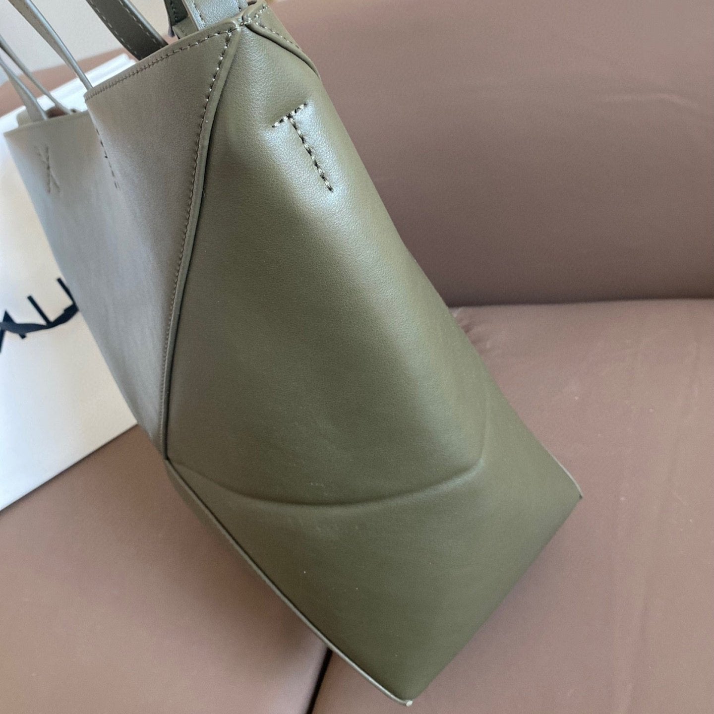 LOE 32 MEDIUM PUZZLE FOLD TOTE IN DARK KHAKI GREEN SHINY CALFSKIN mysite