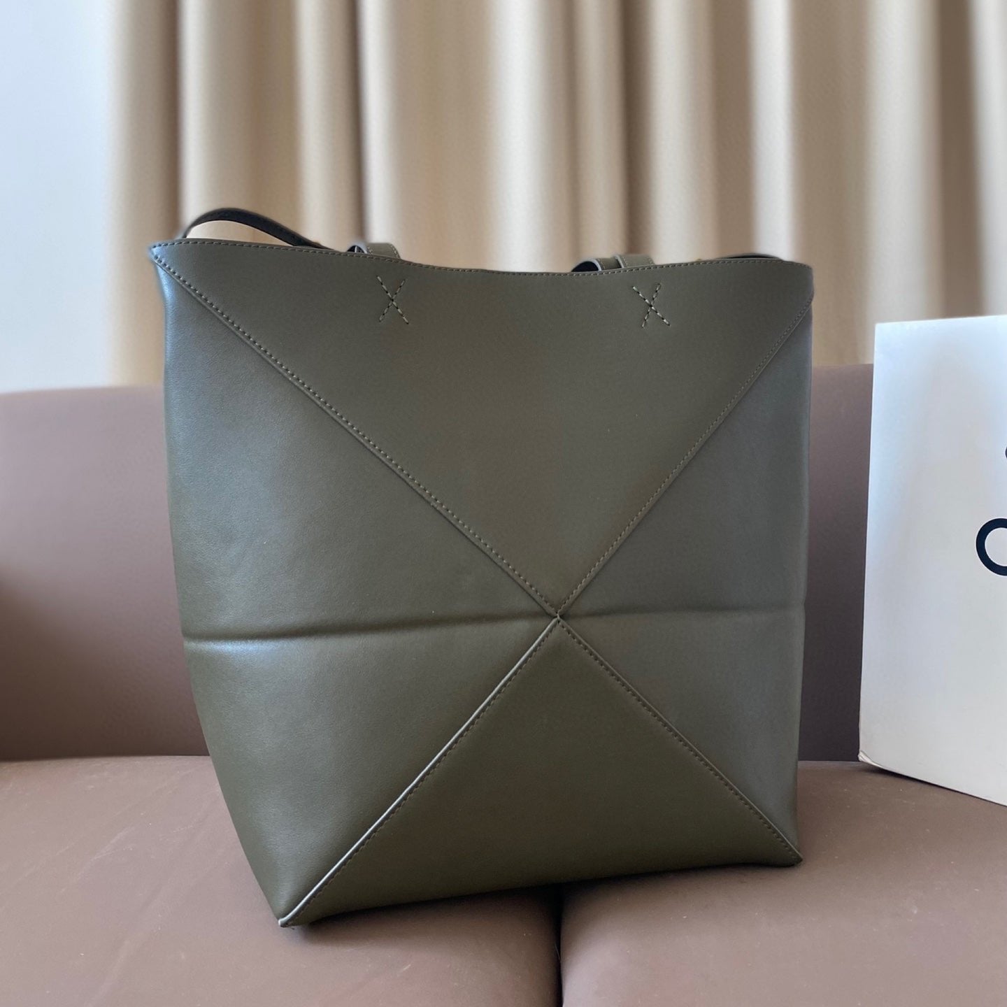 LOE 32 MEDIUM PUZZLE FOLD TOTE IN DARK KHAKI GREEN SHINY CALFSKIN mysite