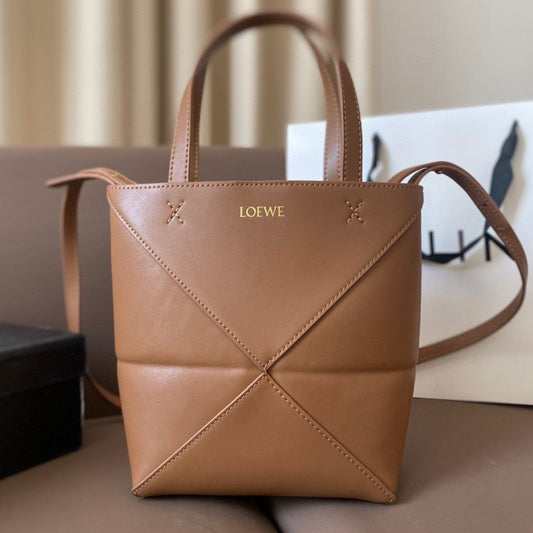 LOE 21 PUZZLE FOLD TOTE IN WARM DESERT SHINY CALFSKIN mysite