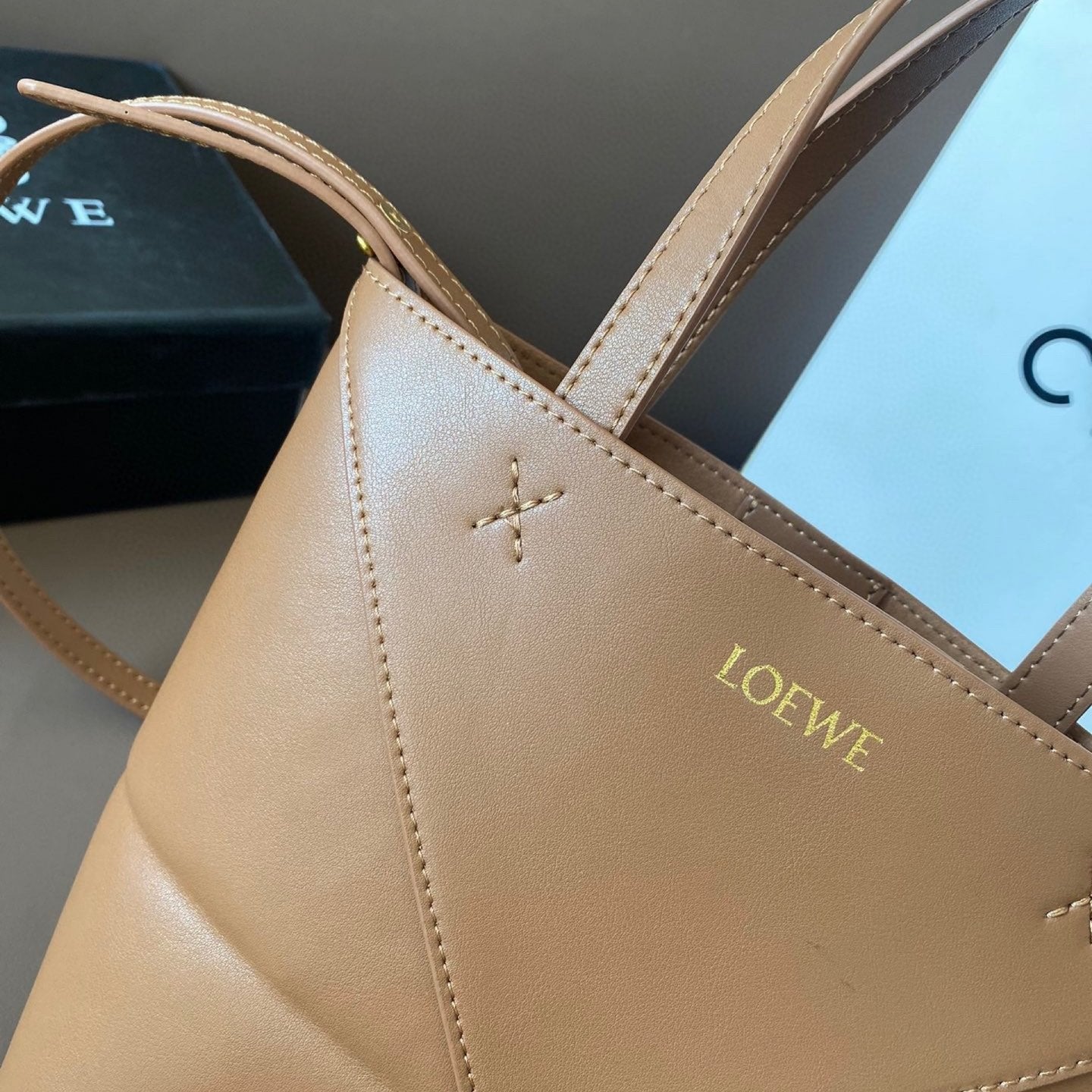 LOE 21 PUZZLE FOLD TOTE IN WARM DESERT SHINY CALFSKIN mysite