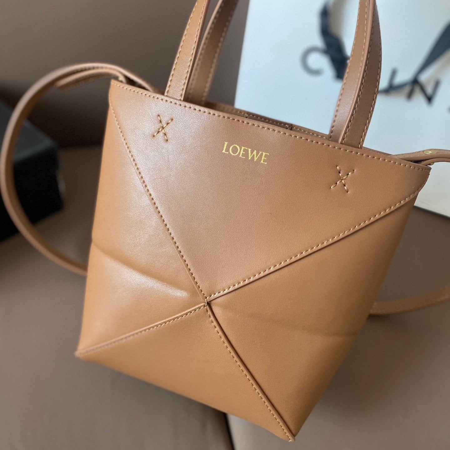 LOE 21 PUZZLE FOLD TOTE IN WARM DESERT SHINY CALFSKIN mysite