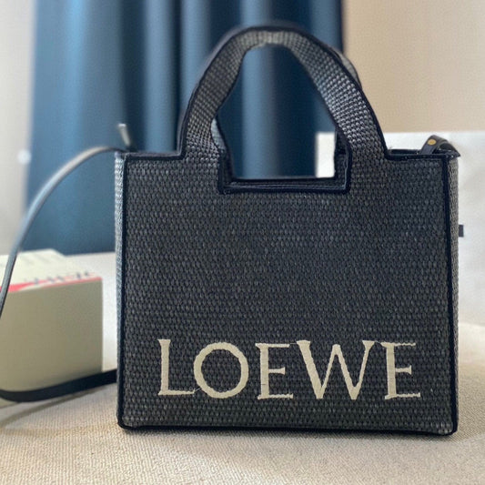 LOE LARGE 32 FONT TOTE IN BLACK RAFFIA mysite