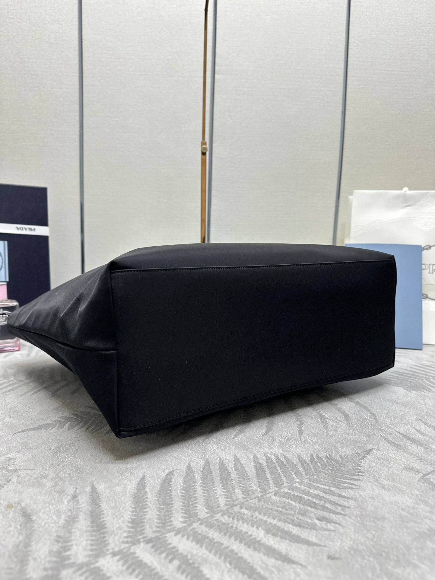 MEDIUM SHOPPING BAG 40 IN BLACK RE-NYLON FABRIC mysite