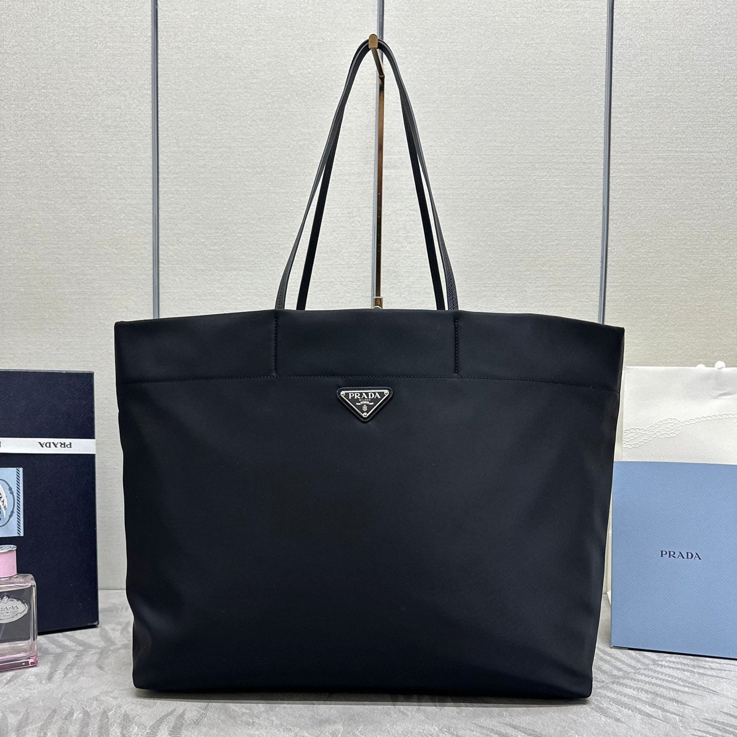 MEDIUM SHOPPING BAG 40 IN BLACK RE-NYLON FABRIC mysite