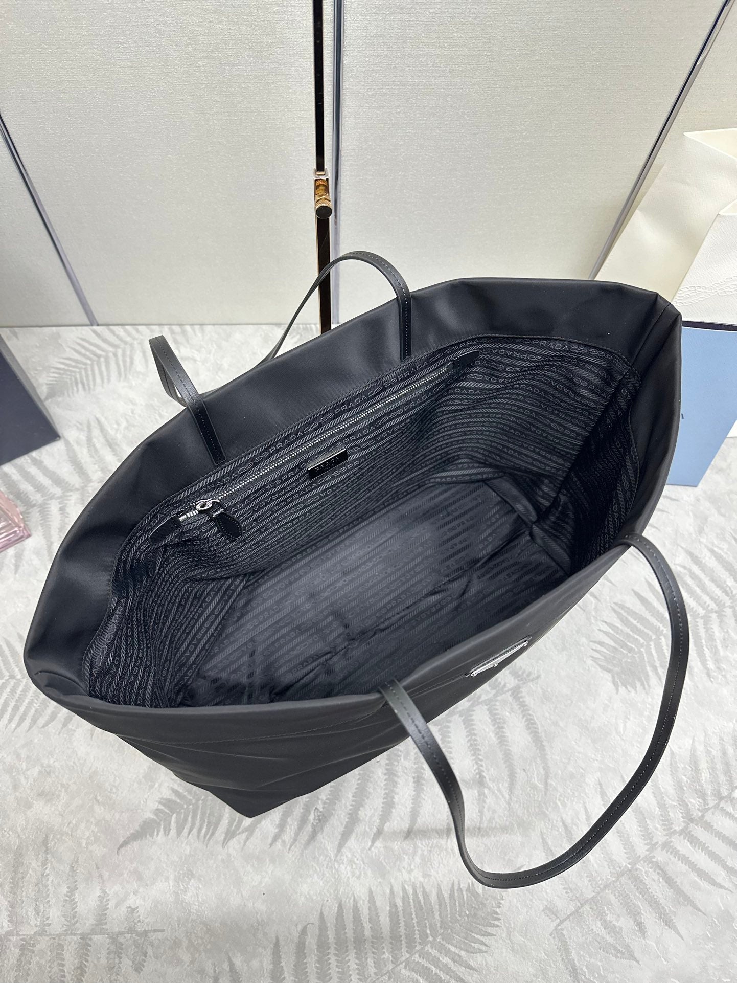 MEDIUM SHOPPING BAG 40 IN BLACK RE-NYLON FABRIC mysite