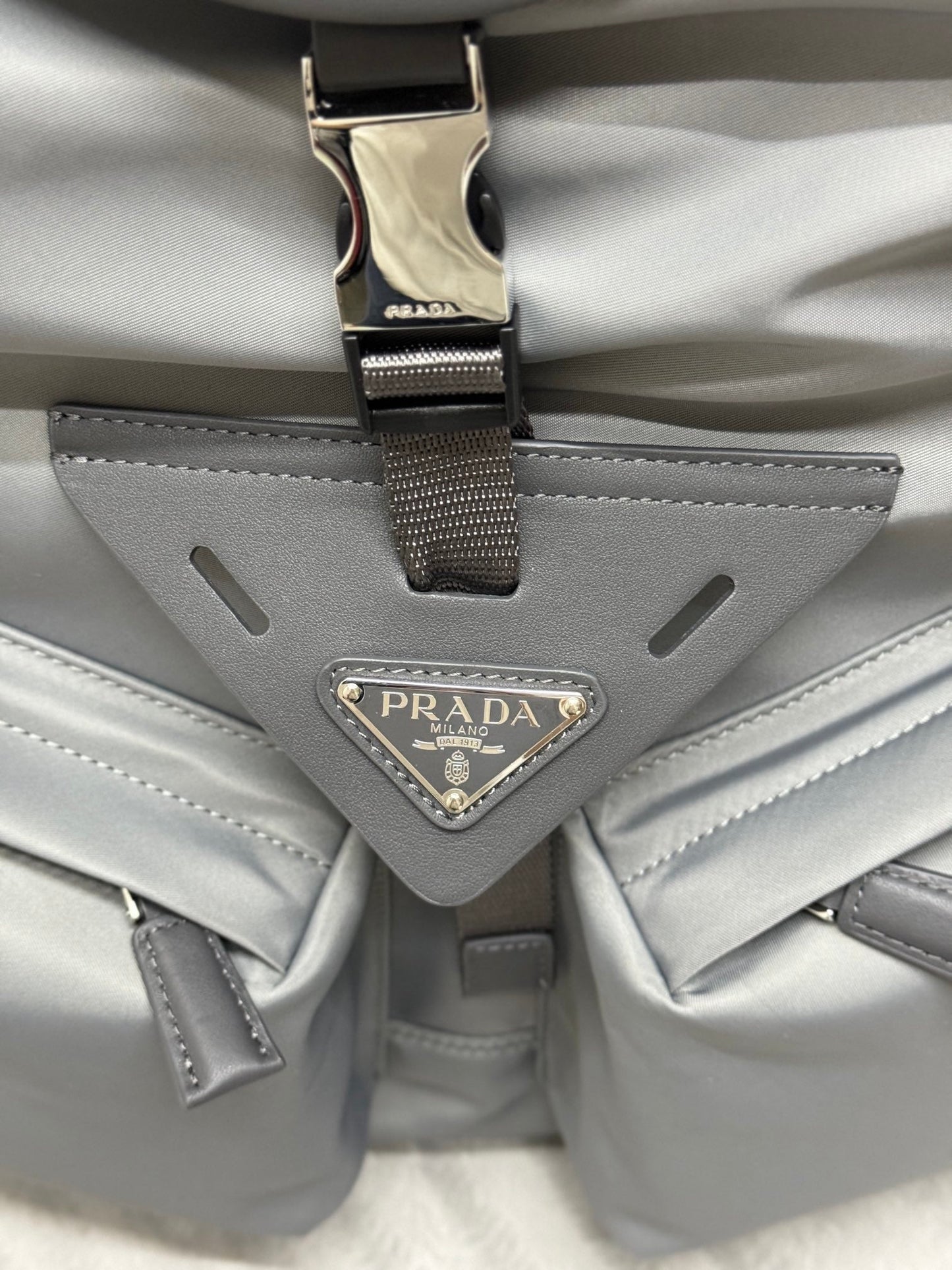 TRIANGLE LOGO BACKPACK 42 IN RHINO GRAY RE-NYLON mysite