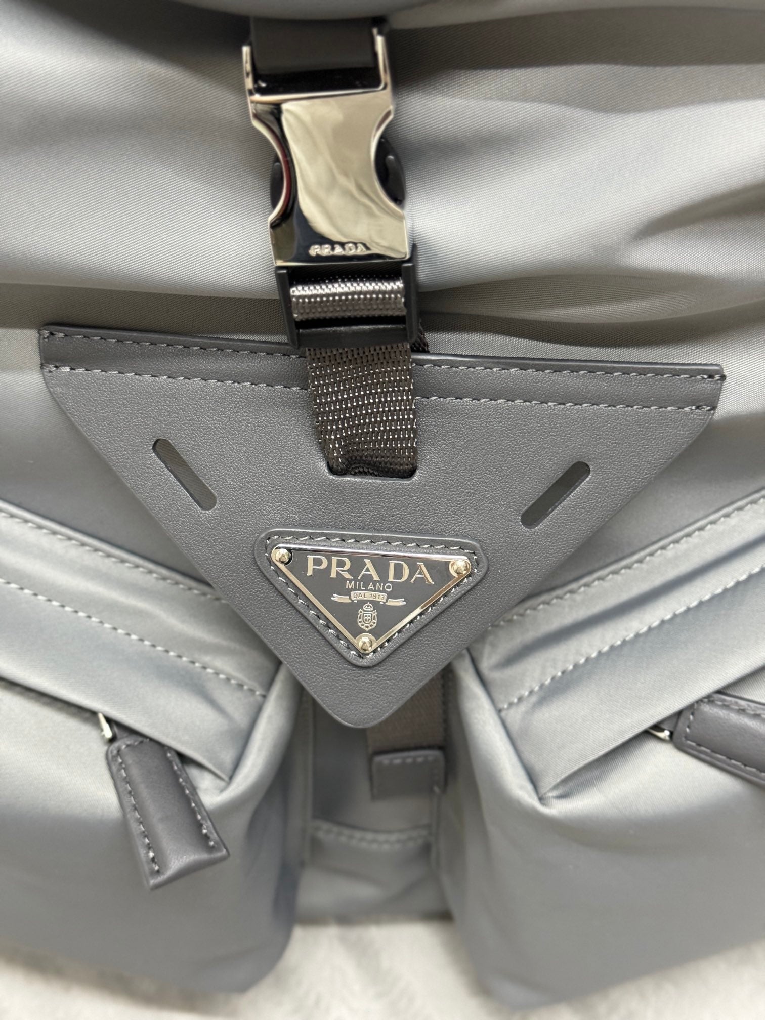 TRIANGLE LOGO BACKPACK 42 IN RHINO GRAY RE-NYLON mysite