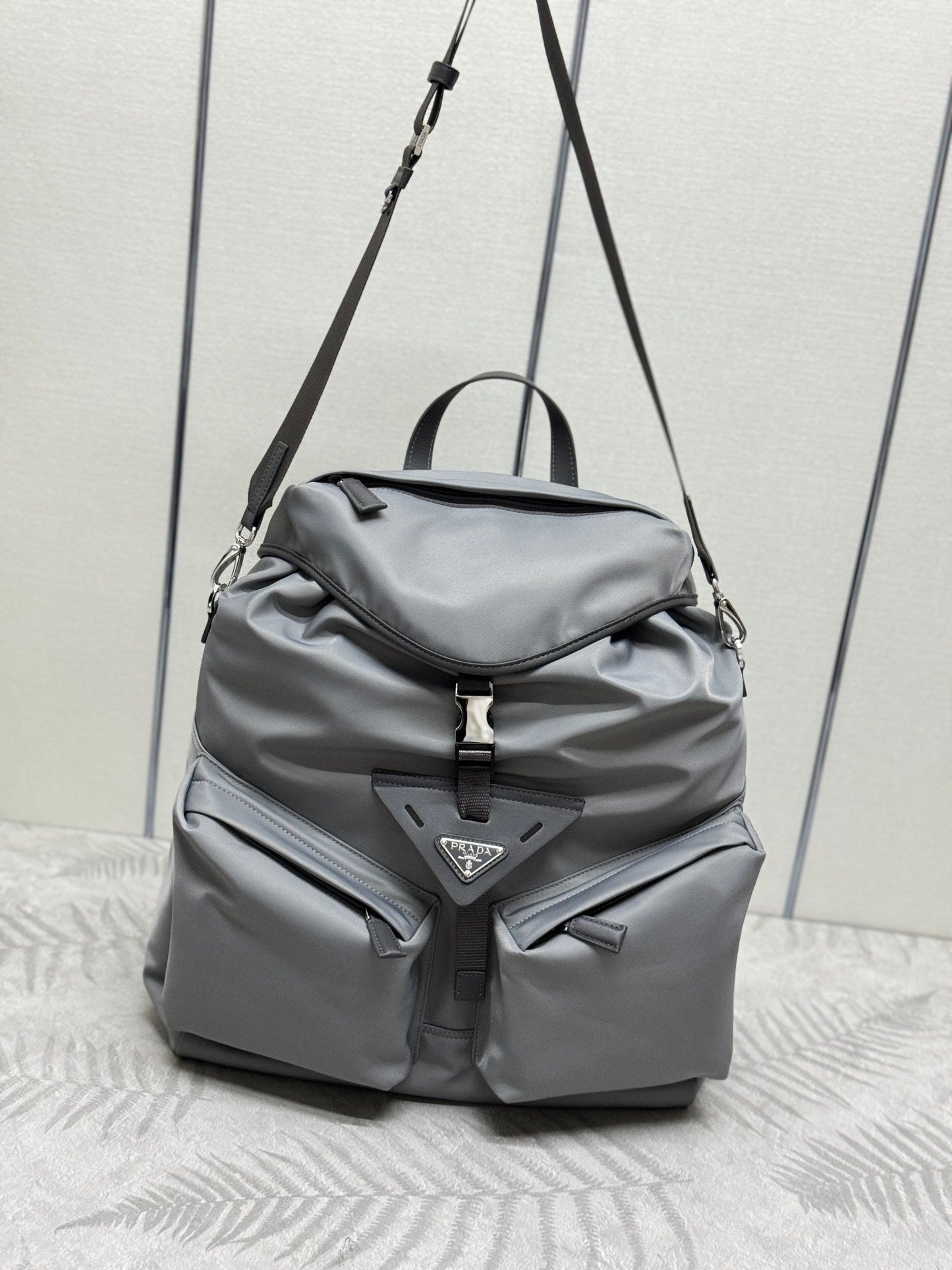 TRIANGLE LOGO BACKPACK 42 IN RHINO GRAY RE-NYLON mysite