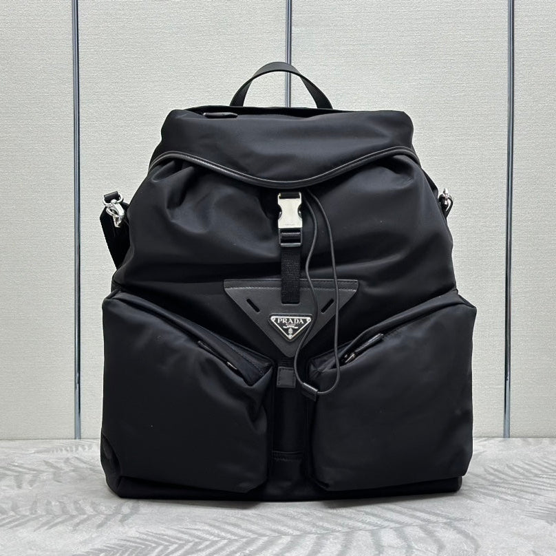 TRIANGLE LOGO BACKPACK 42 IN BLACK RE-NYLON mysite