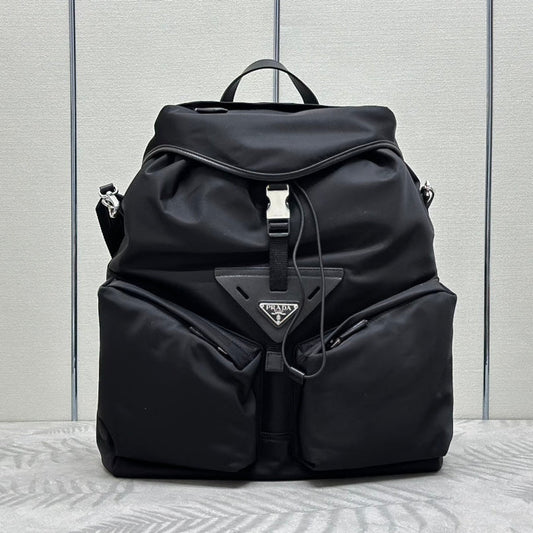 TRIANGLE LOGO BACKPACK 42 IN BLACK RE-NYLON mysite