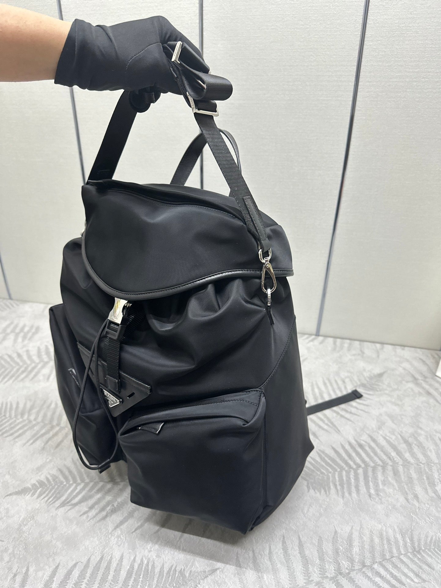 TRIANGLE LOGO BACKPACK 42 IN BLACK RE-NYLON mysite