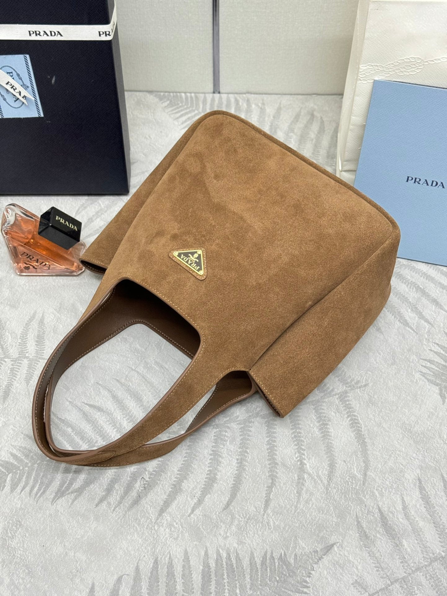 TOTE BAG 25 IN CHERRY WOOD SUEDE GOLD LOGO mysite