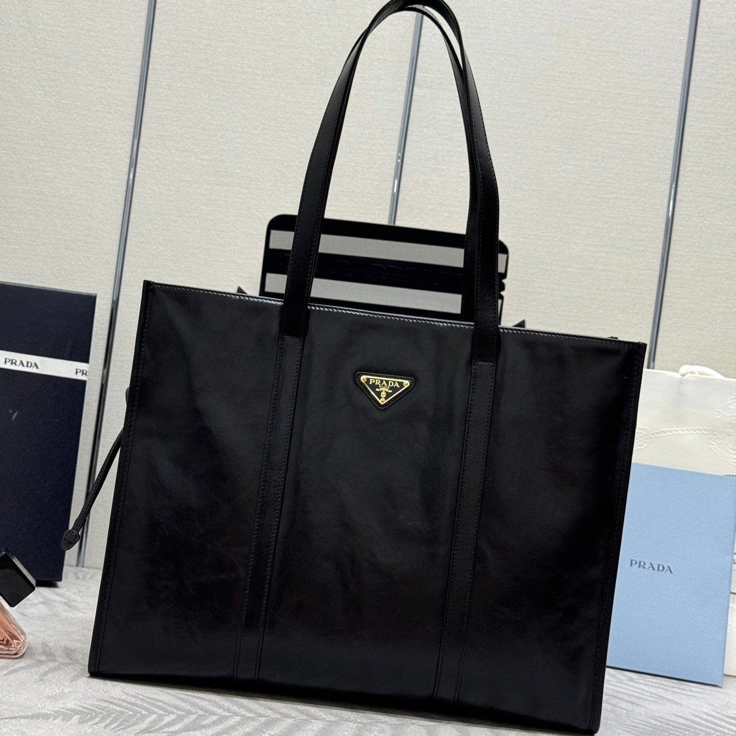 TOTE BAG 39 IN BLACK SMOOTH CALFSKIN mysite