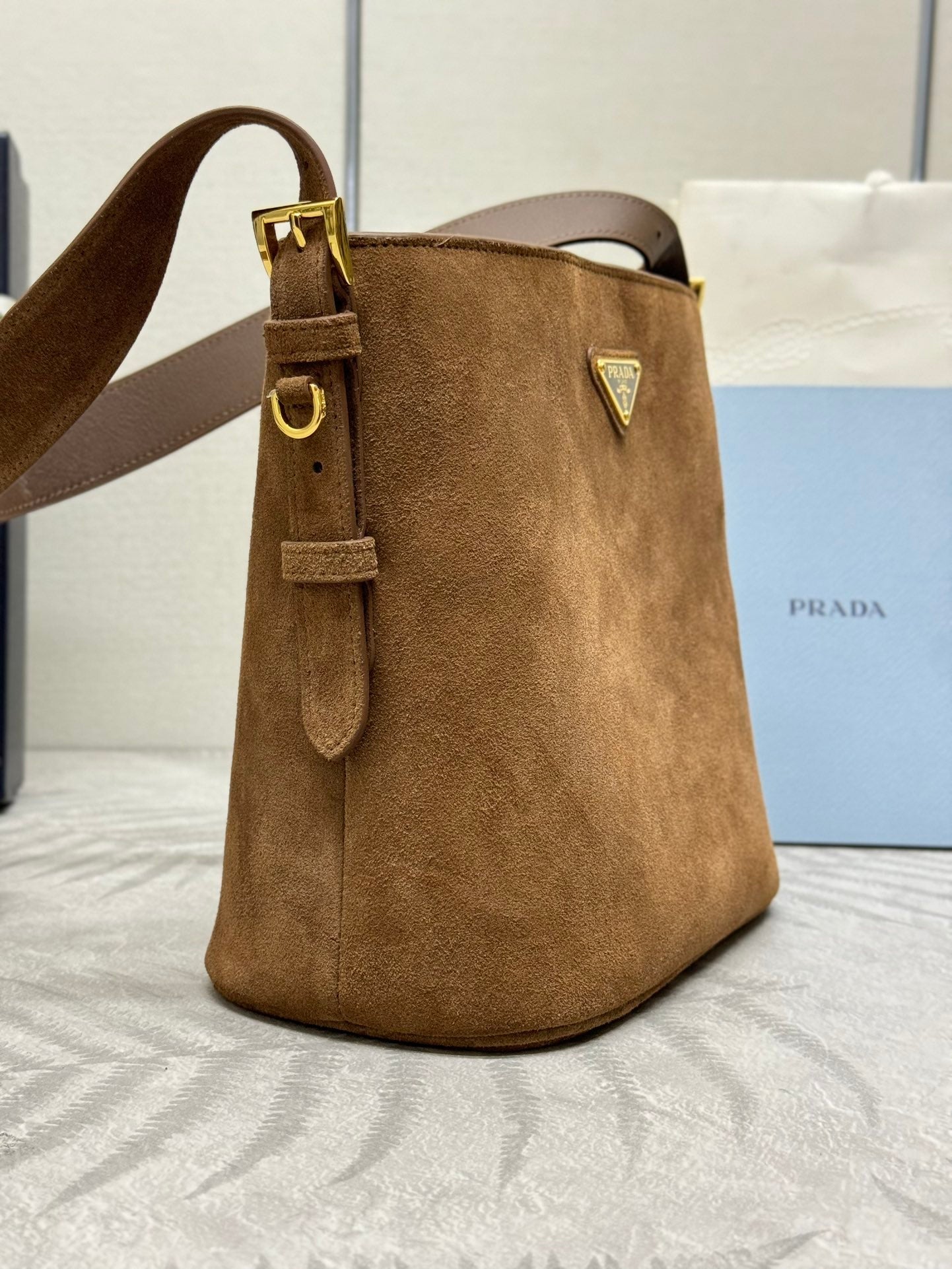 BUCKET BAG 22 IN RUSSET BROWN SOFT SUEDE mysite