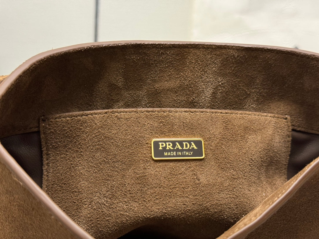 BUCKET BAG 22 IN RUSSET BROWN SOFT SUEDE mysite