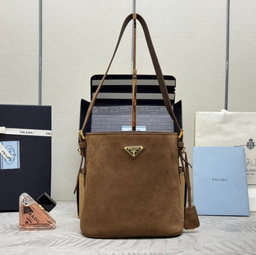 BUCKET BAG 22 IN RUSSET BROWN SOFT SUEDE mysite