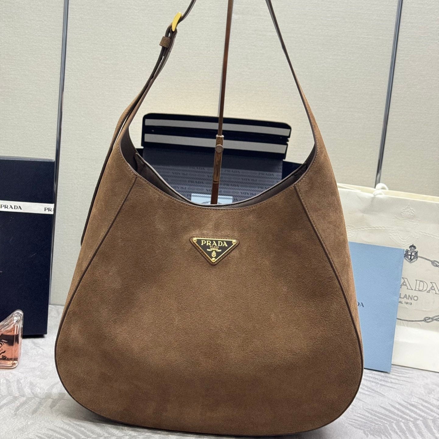 LARGE SHOULDER BAG 40 IN RUSSET BROWN SUEDE mysite