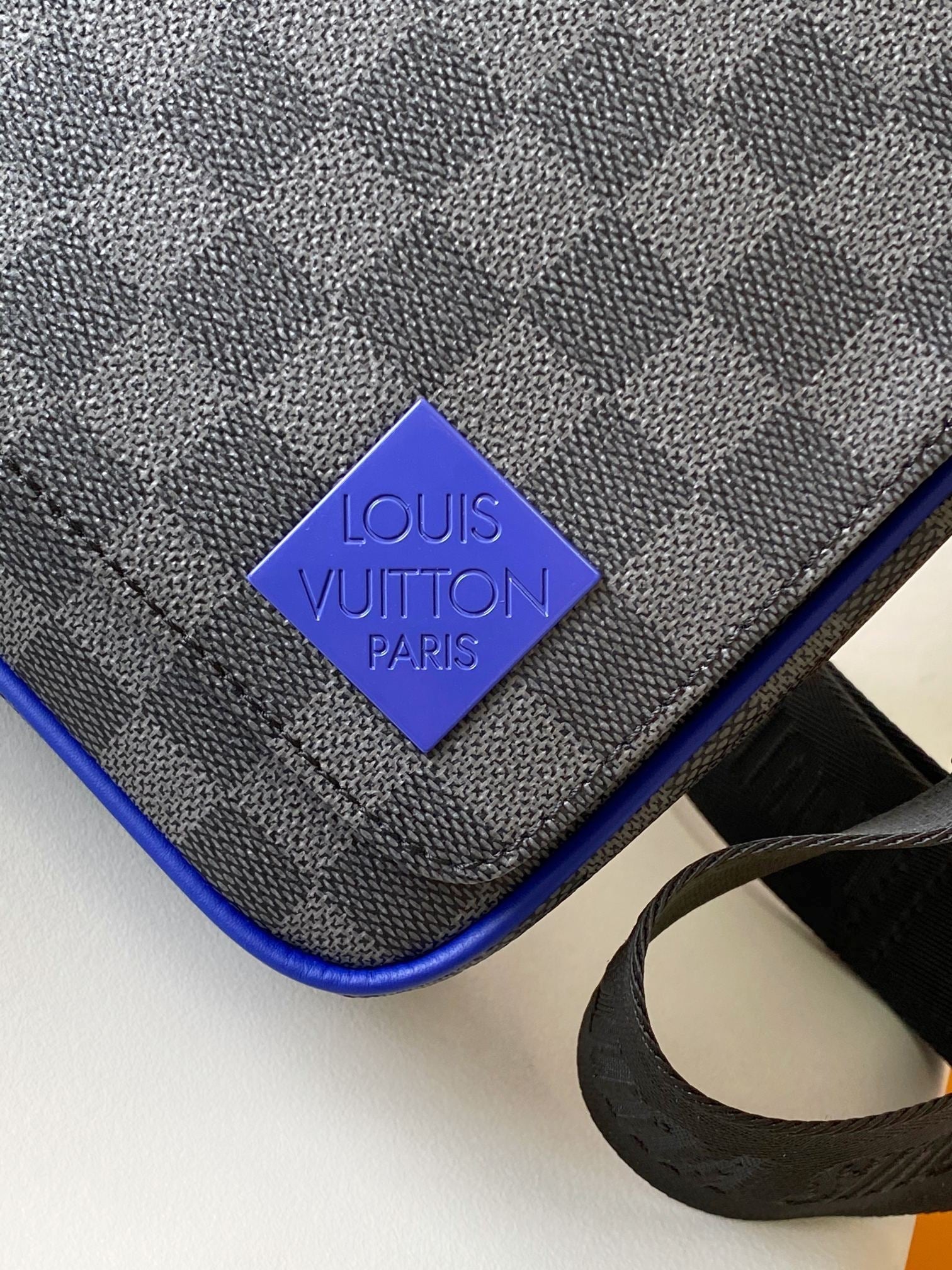 LV N00085 District Messenger Black Indigo Blue Damier Graphite Canvas 268780 mysite