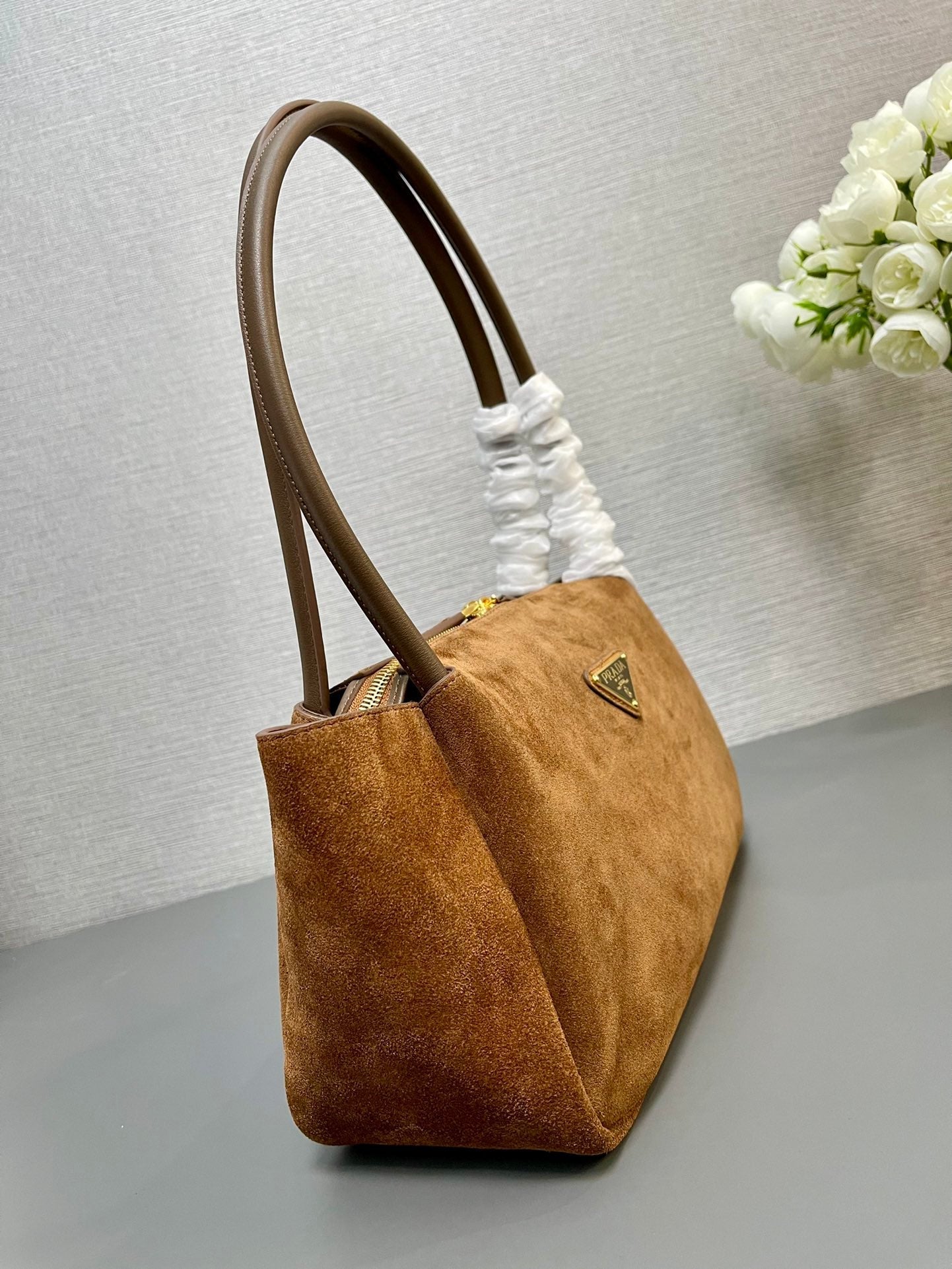 SHOULDER BAG 28 IN TAWNY BROWN SUEDE GOLD LOGO mysite