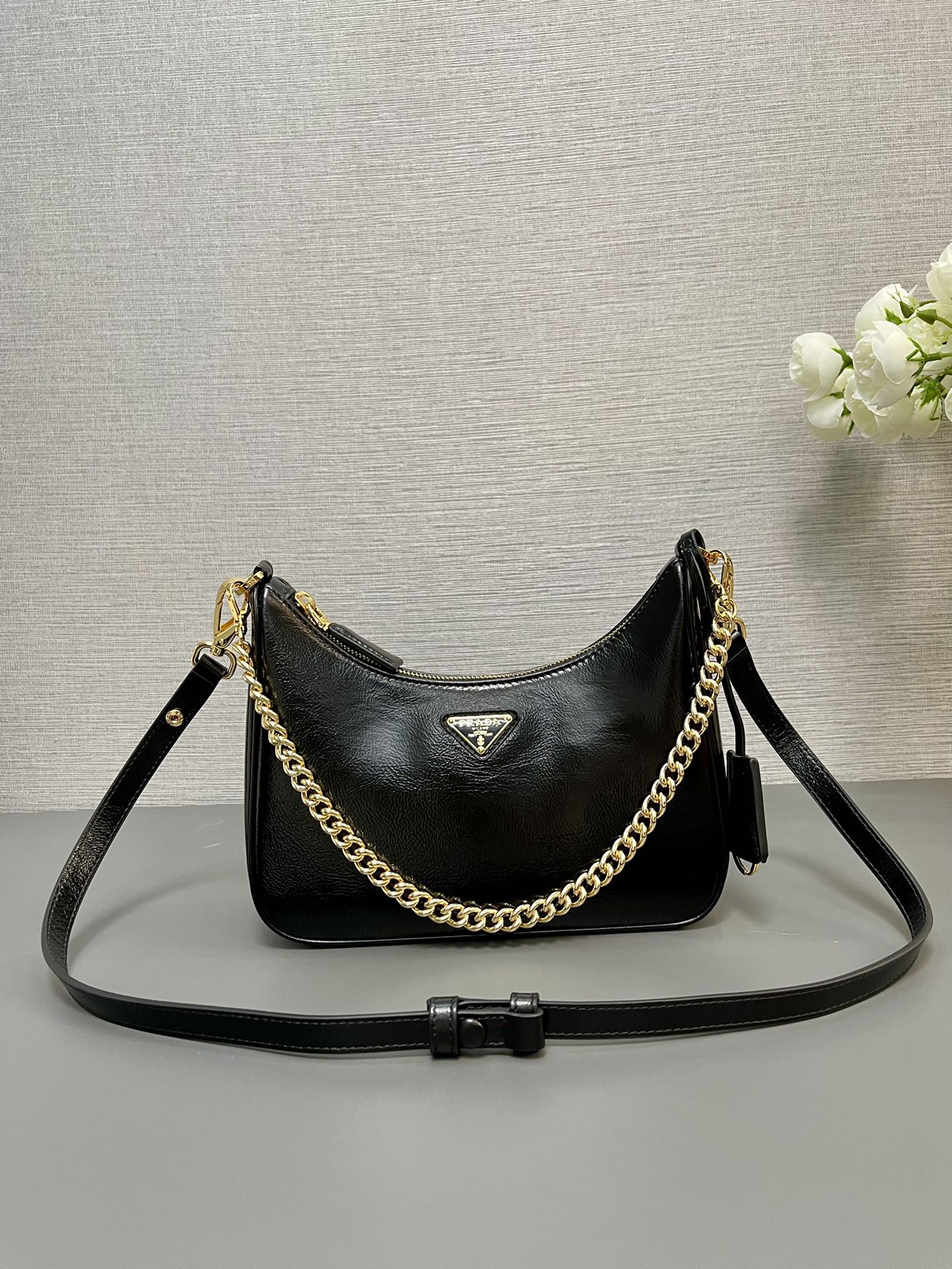 HOBO BAG 23 IN BLACK PATENT NAPPA LAMBSKIN GOLD HARDWARE mysite