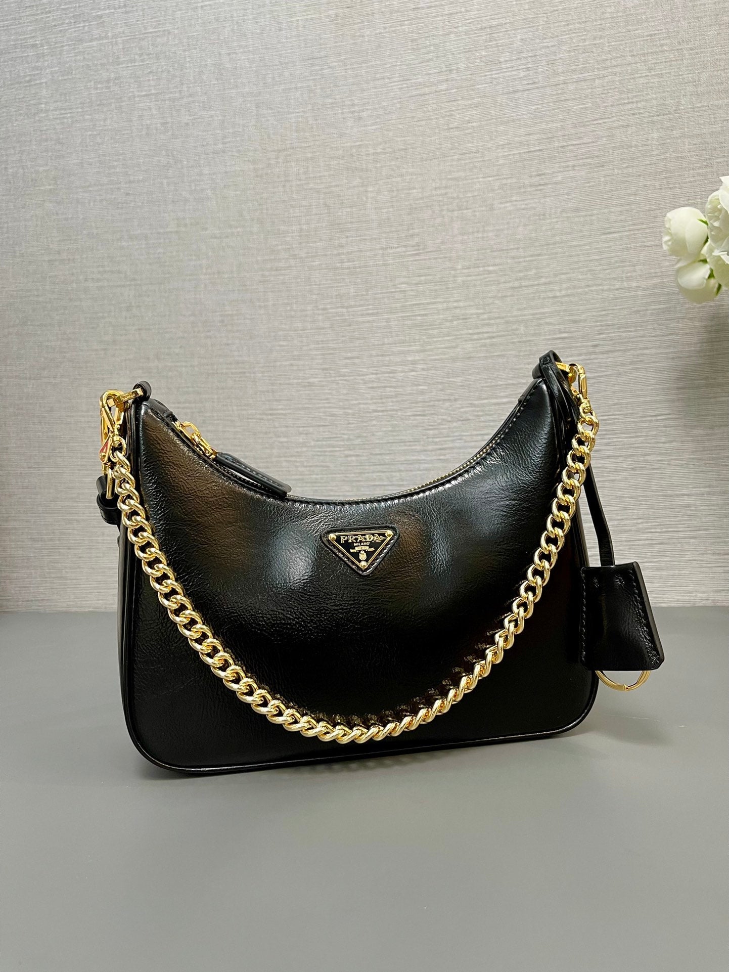 HOBO BAG 23 IN BLACK PATENT NAPPA LAMBSKIN GOLD HARDWARE mysite