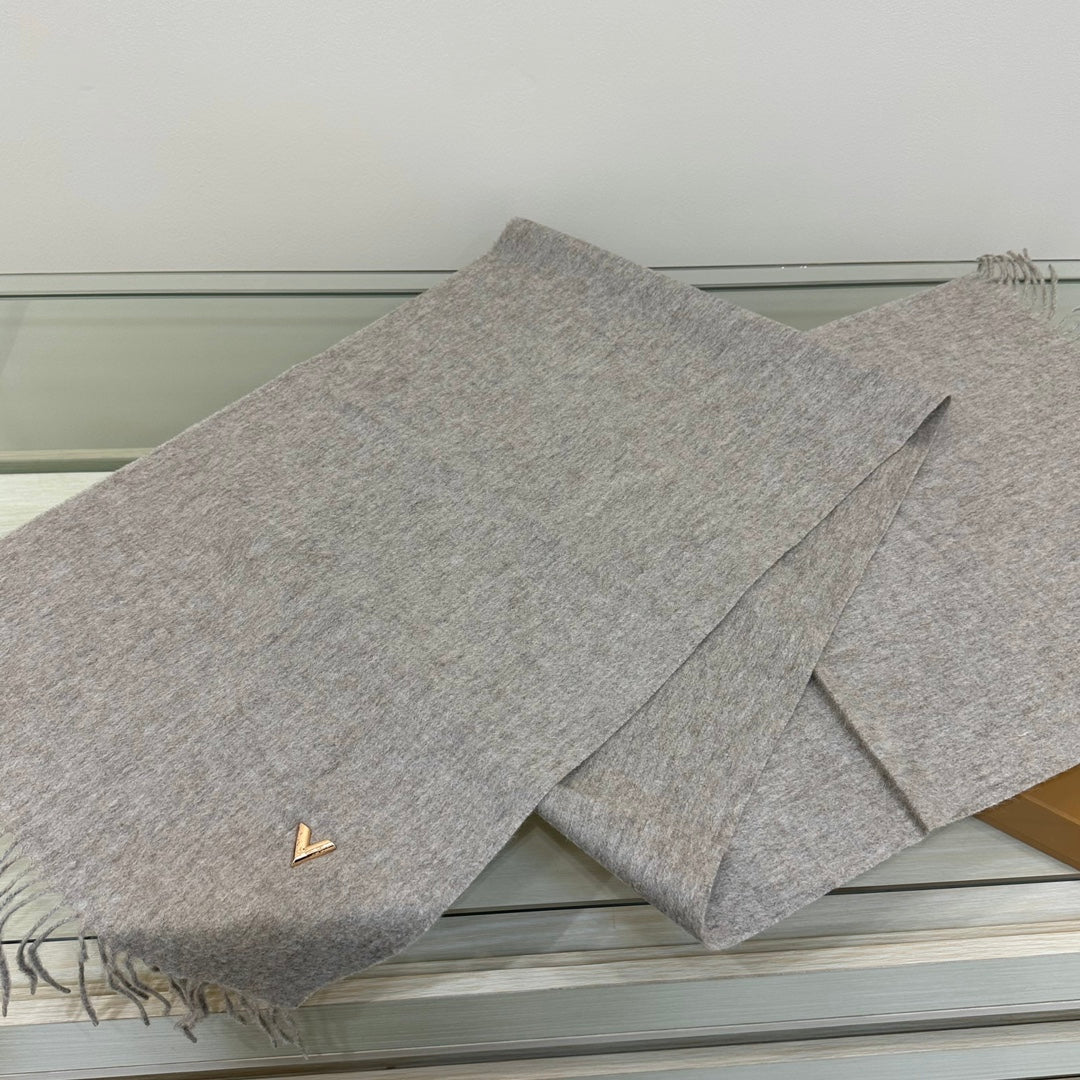 SCARF 200 CM IN PALE GRAY CASHMERE WITH GOLD LOGO 393102 mysite