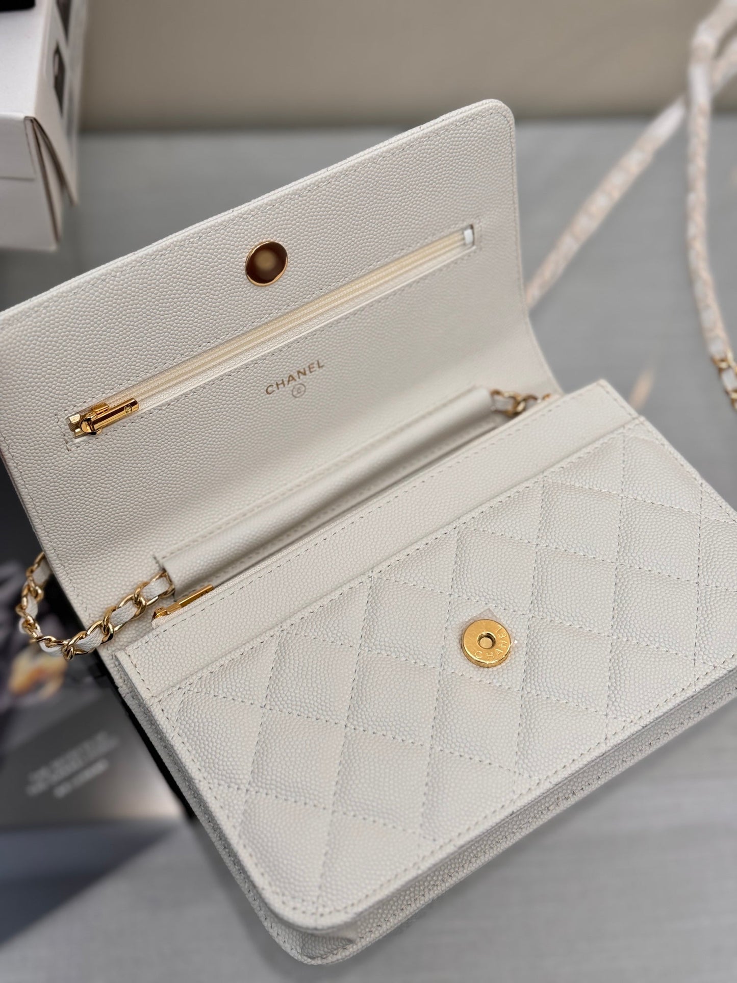 WOC 19CM WHITE CAVIAR GOLD HARDWARE mysite