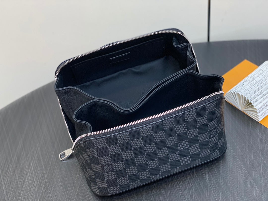 TOILETRY BAG 24 IN BLACK DAMIER GRAPHITE CANVAS mysite