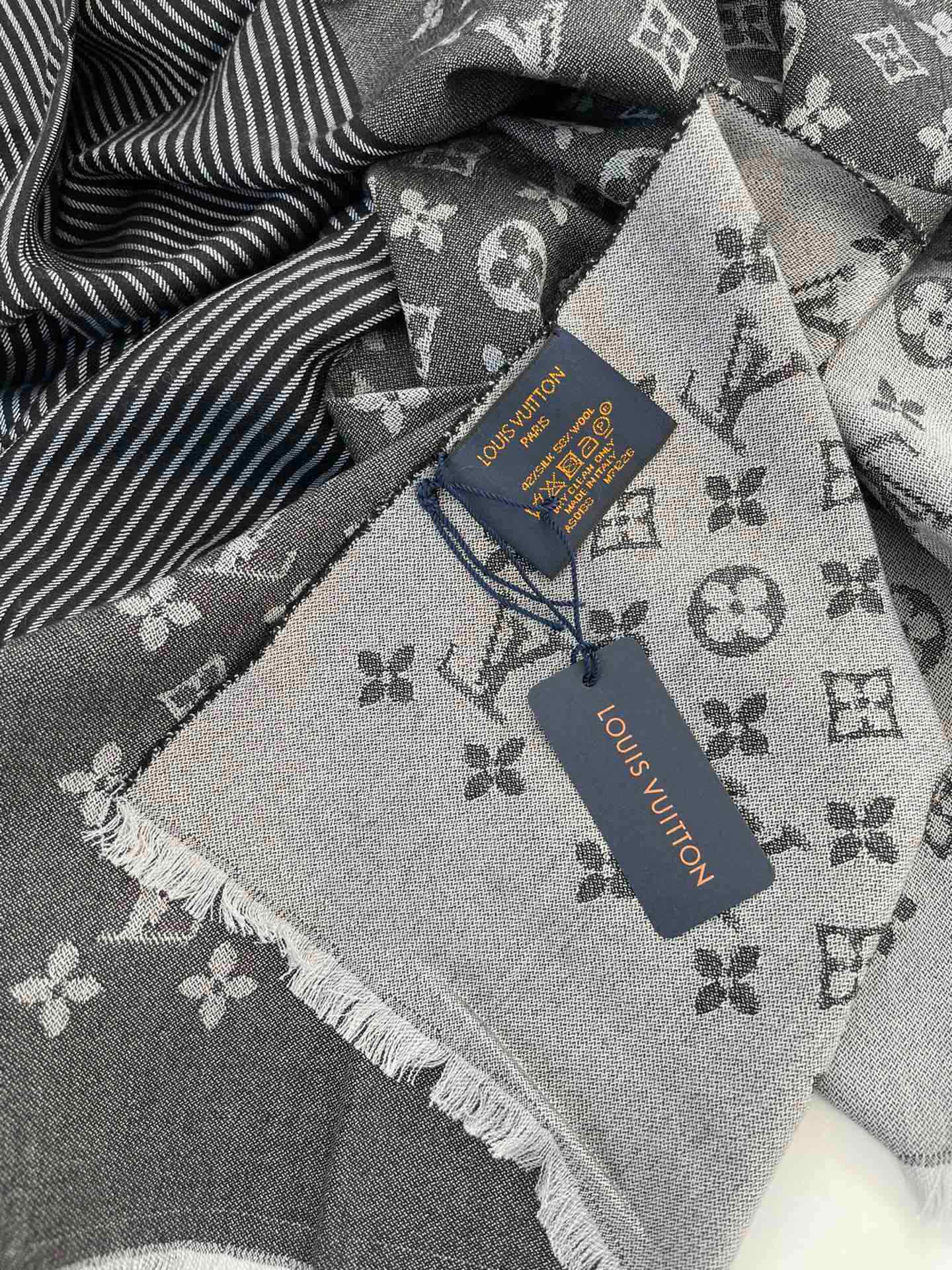 MONOGRAM SCARF 200 CM IN BLACK CASHMERE AND SILK 388078 mysite