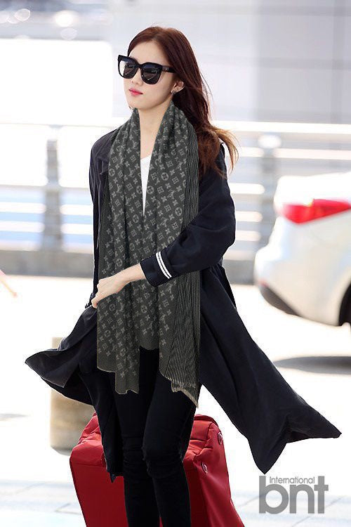 MONOGRAM SCARF 200 CM IN BLACK CASHMERE AND SILK 388078 mysite