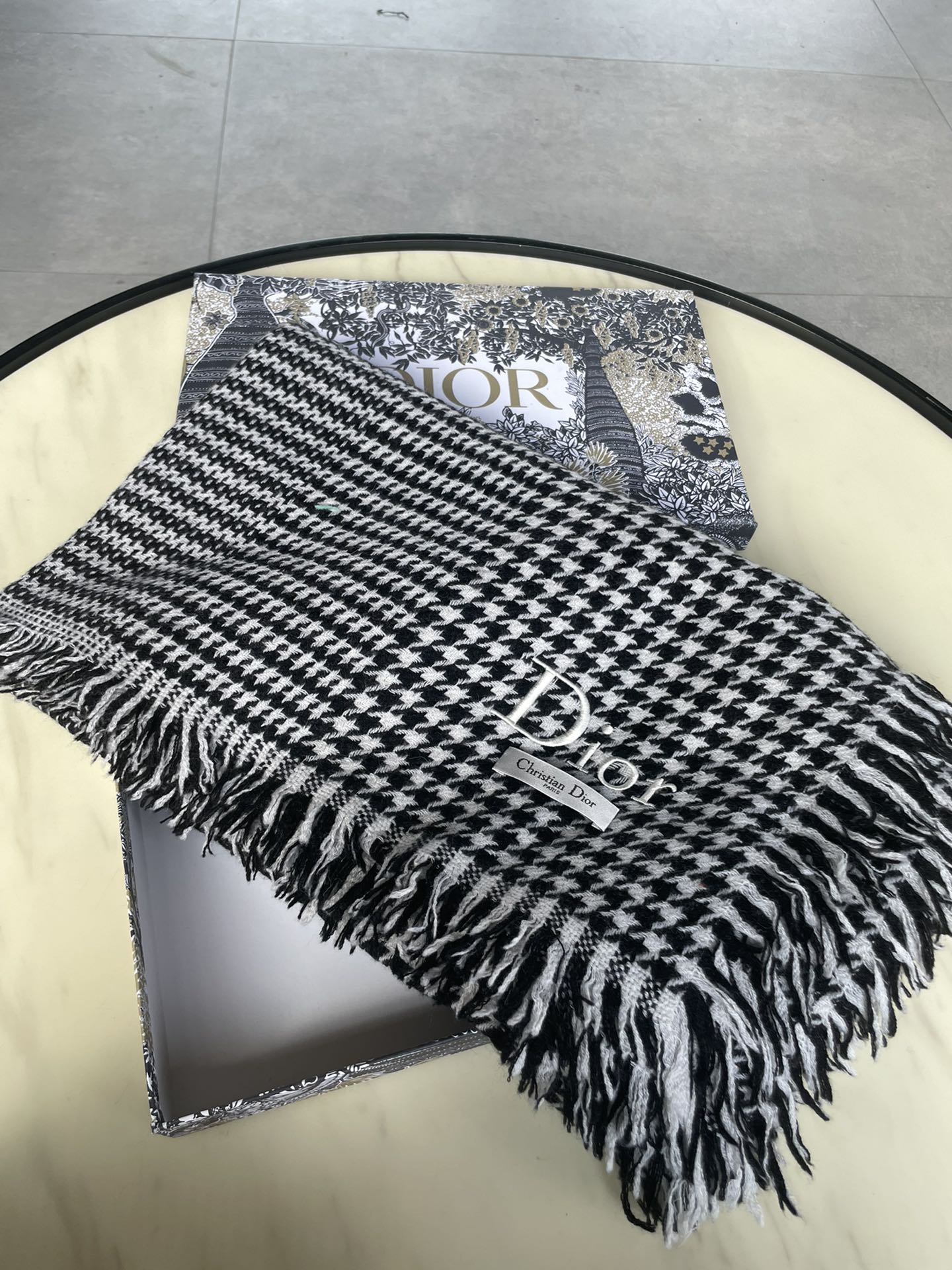 HOUNDSTOOTH SCARF 200 CM IN BLACK MIX WHITE WOOL 399969 mysite