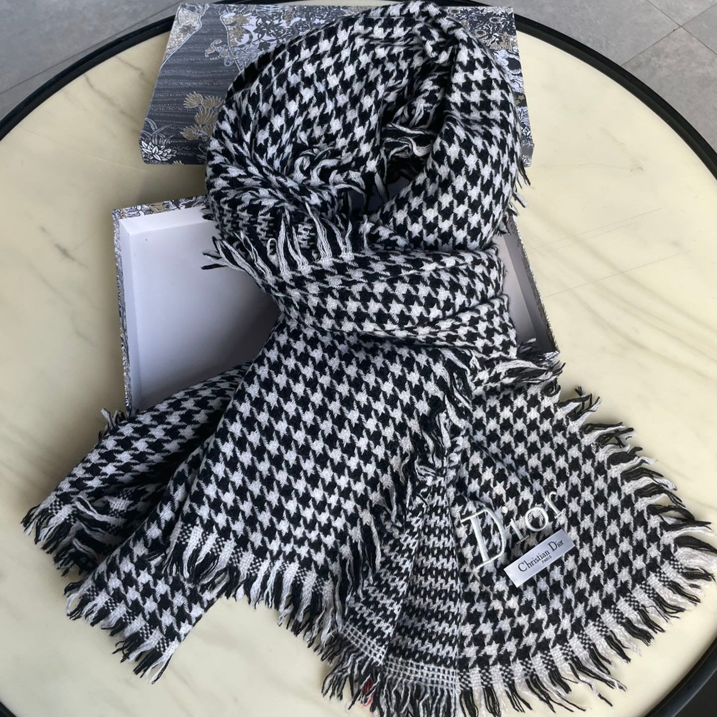 HOUNDSTOOTH SCARF 200 CM IN BLACK MIX WHITE WOOL 399969 mysite