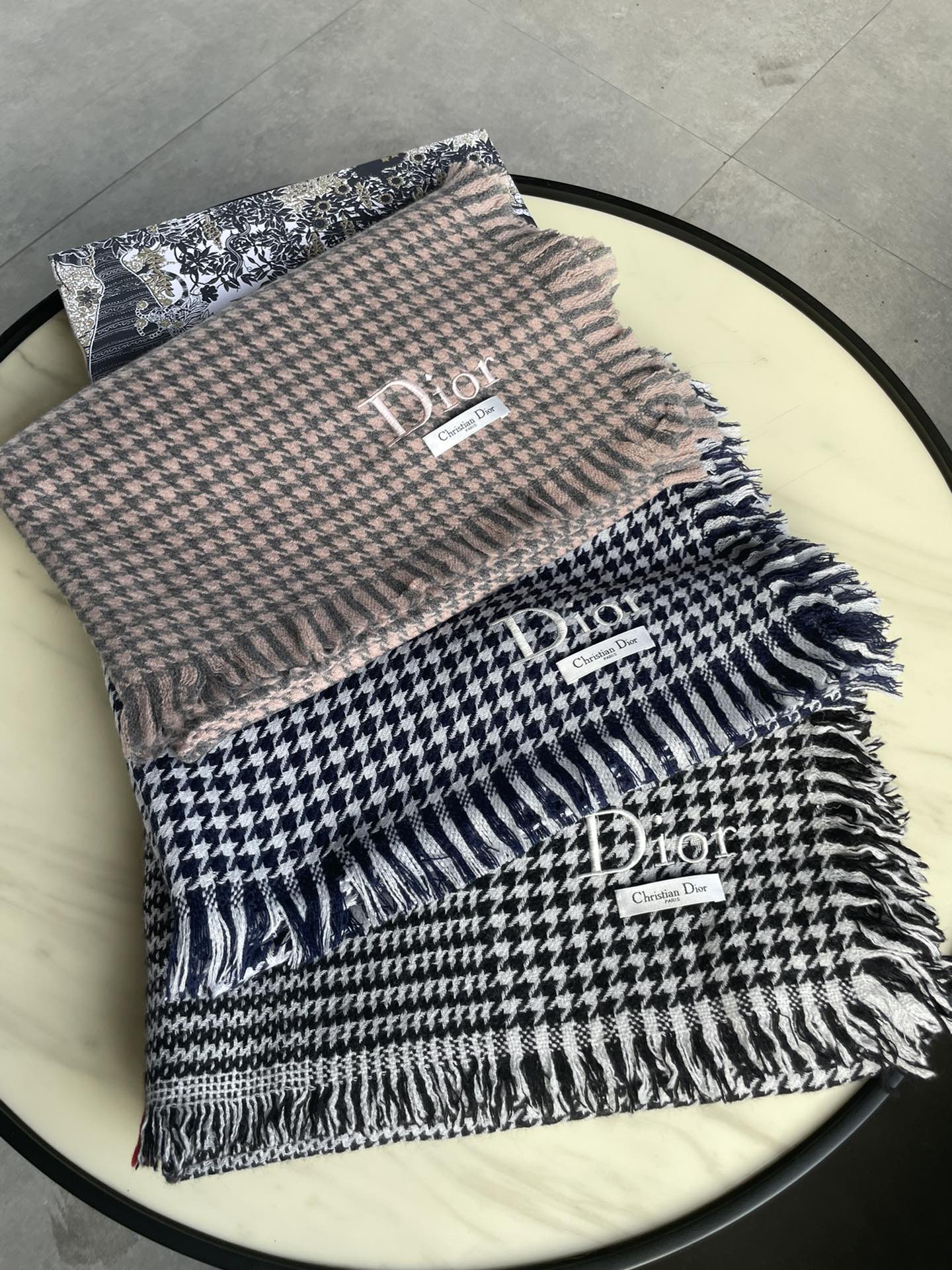 HOUNDSTOOTH SCARF 200 CM IN BLACK MIX WHITE WOOL 399969 mysite